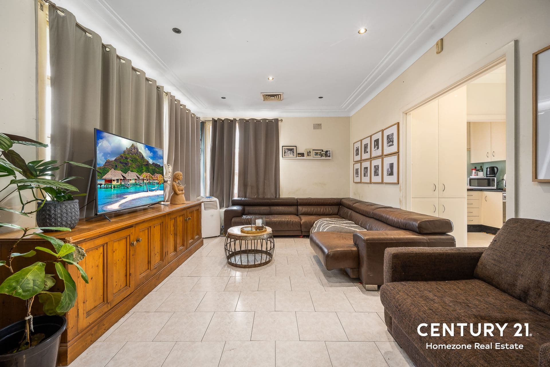 4 Konrad Avenue, Greenacre, NSW, 2190, Greenacre - Thumbnail 2