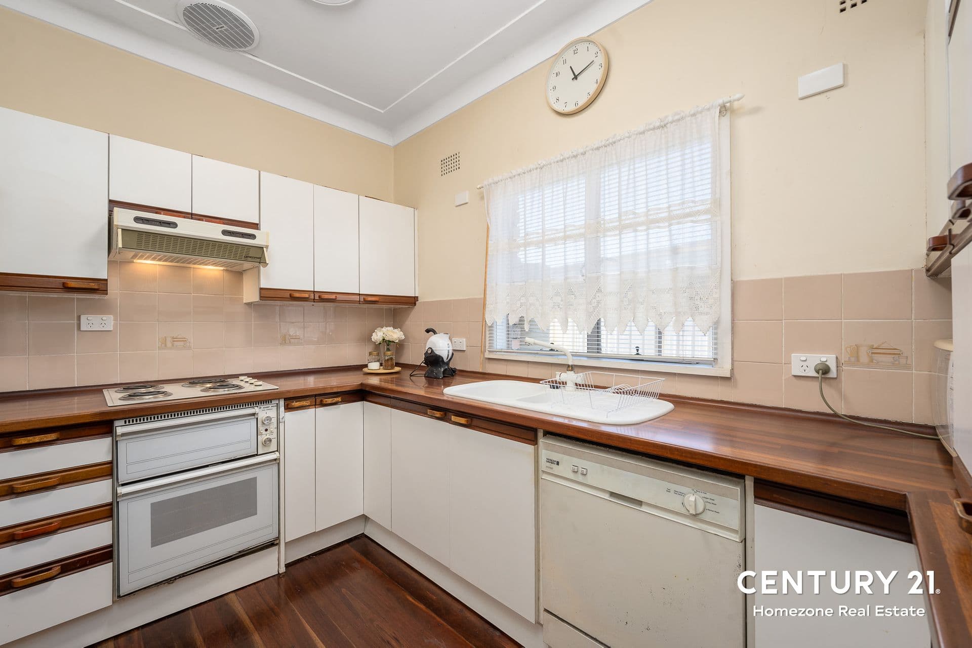 114 Juno Parade, Greenacre, NSW, 2190, Greenacre - Thumbnail 4