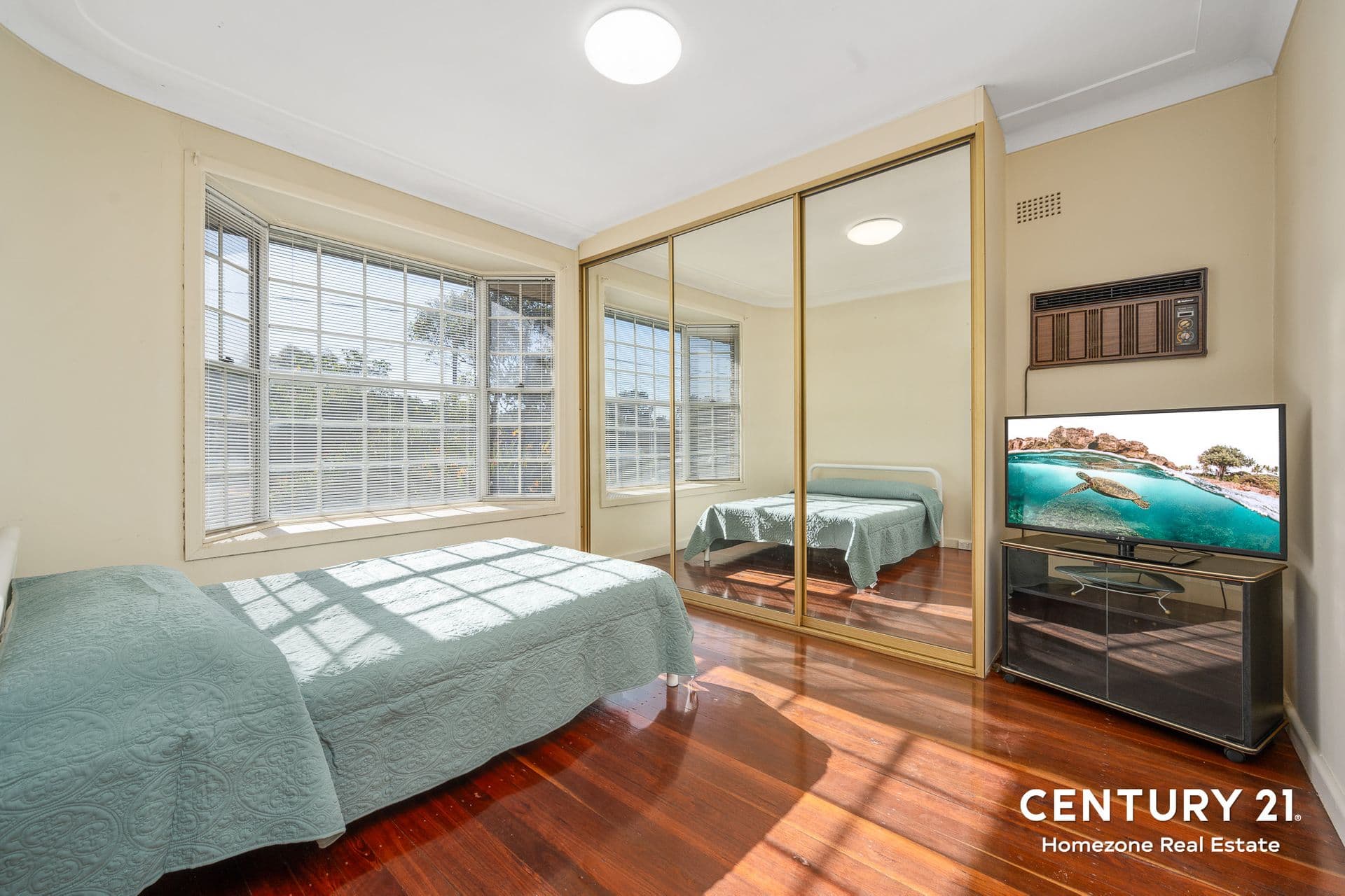 114 Juno Parade, Greenacre, NSW, 2190, Greenacre - Thumbnail 5