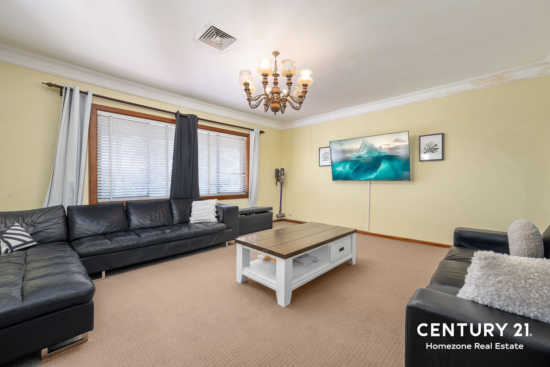 75 Amaroo Avenue, Georges Hall, NSW, 2198, Georges Hall - Thumbnail 2