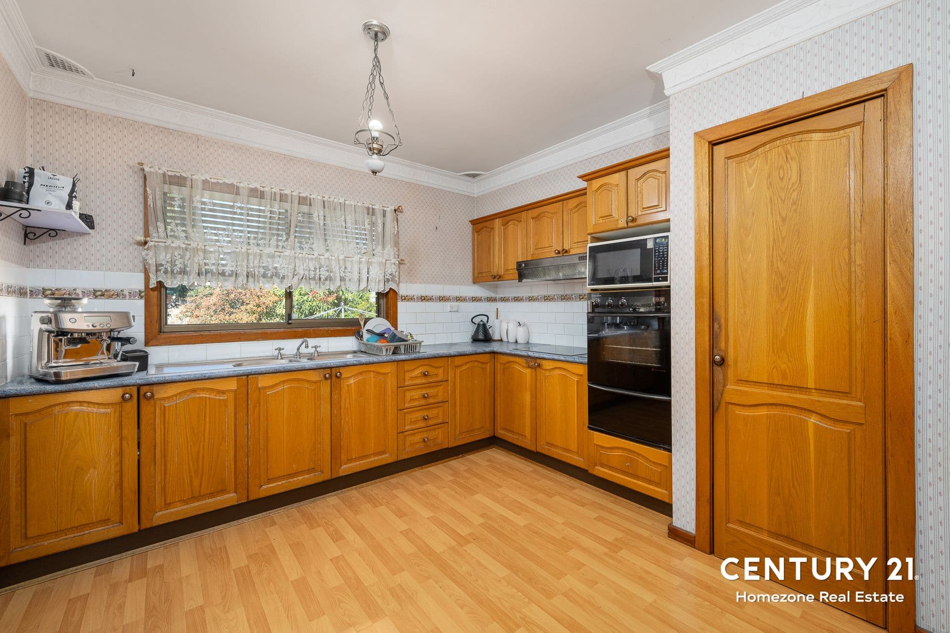 75 Amaroo Avenue, Georges Hall, NSW, 2198, Georges Hall - Thumbnail 4