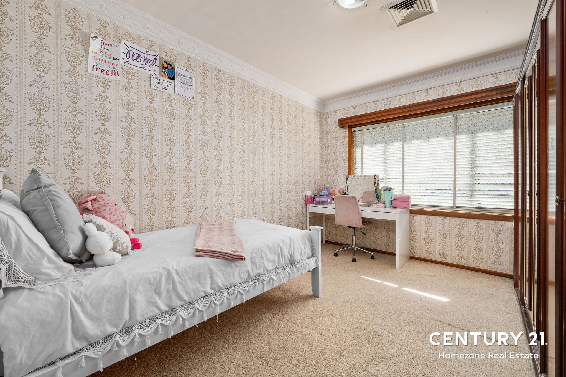 75 Amaroo Avenue, Georges Hall, NSW, 2198, Georges Hall - Thumbnail 8