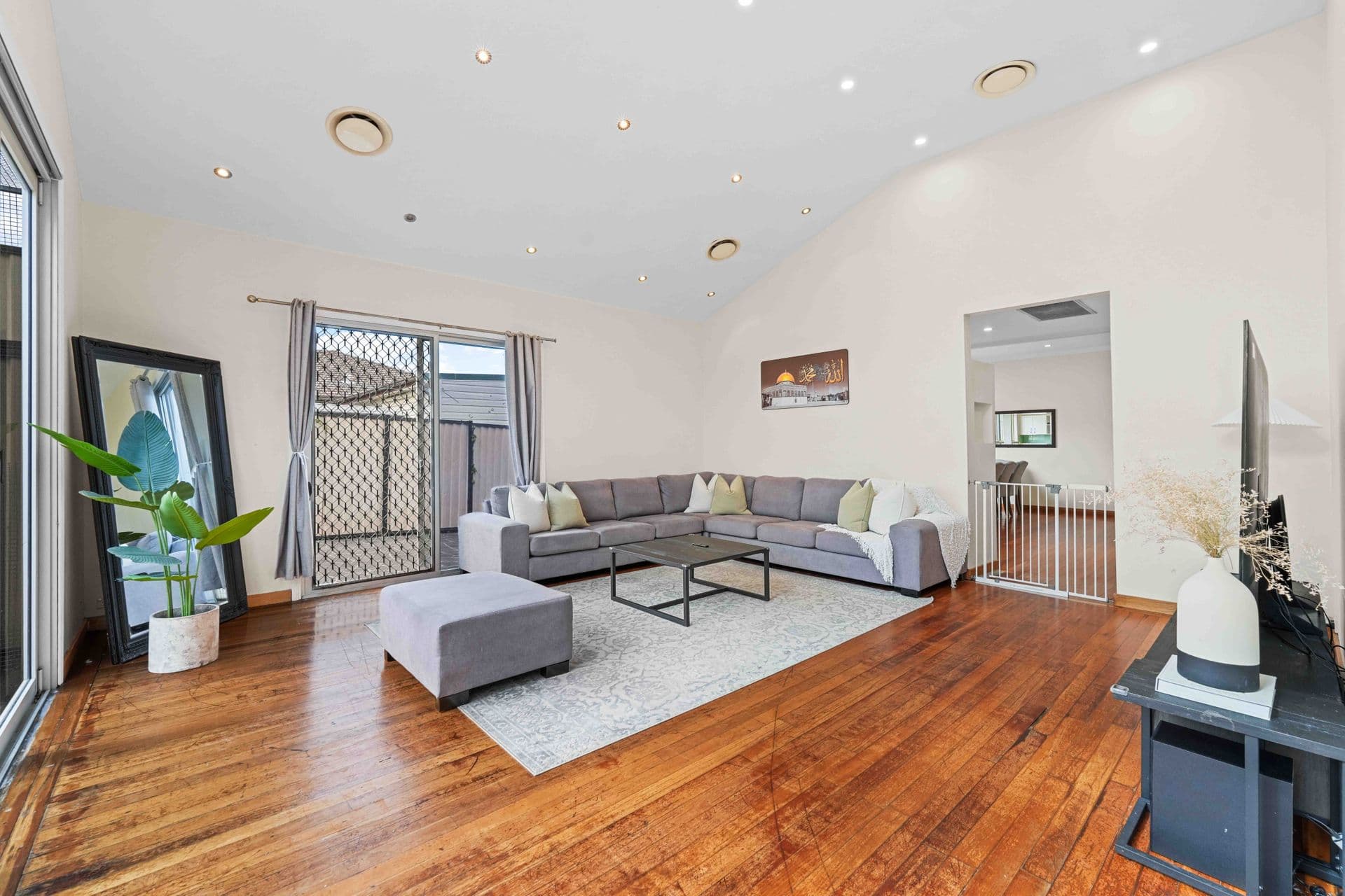 27 Edward Street, Bankstown, NSW, 2200, Bankstown - Thumbnail 2