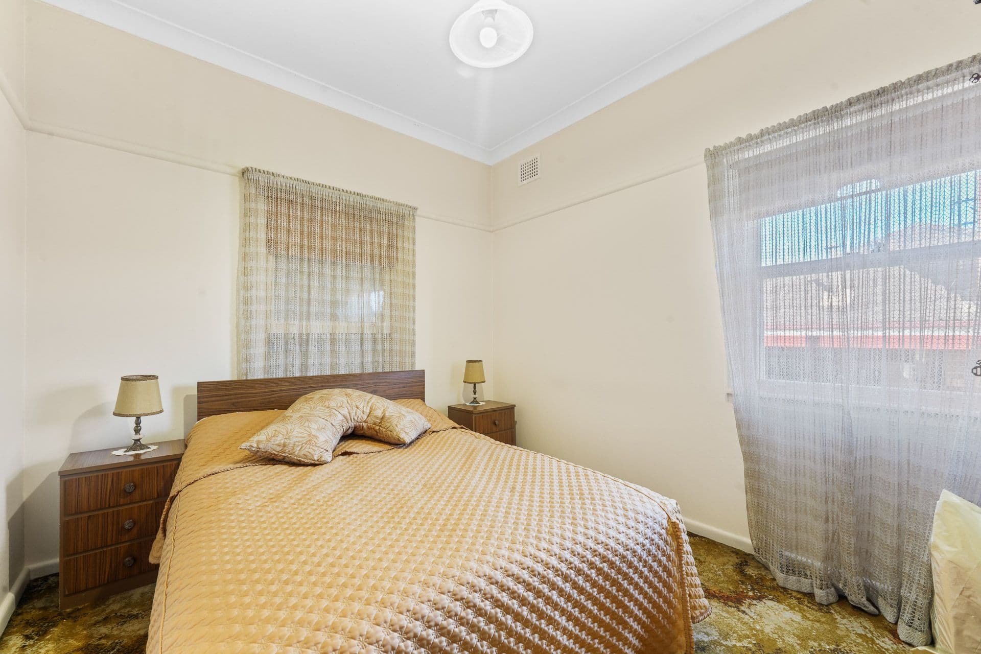 181 Hillcrest Avenue, Mount Lewis, NSW, 2190, Mount Lewis - Thumbnail 5