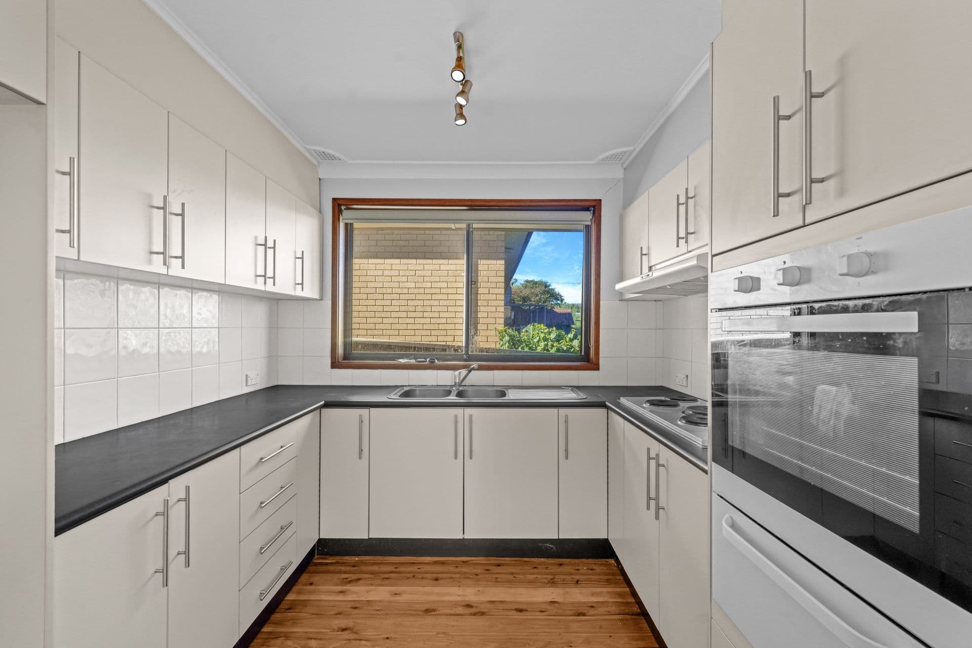 16 Horbling Avenue, Georges Hall, NSW, 2198, Georges Hall - Thumbnail 3