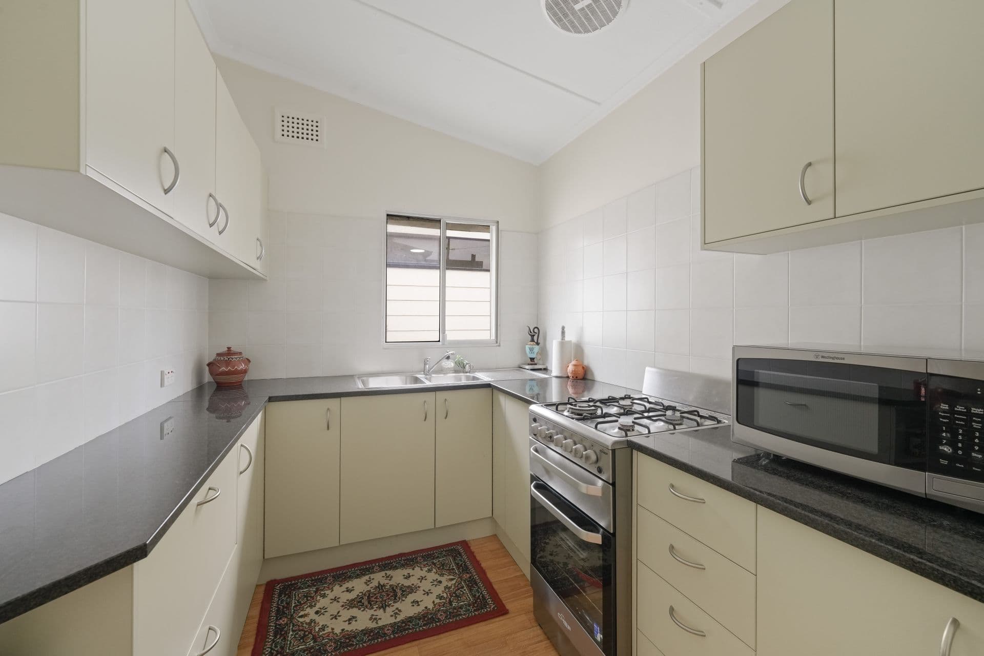 111 Duntroon Street, Hurlstone Park, NSW, 2193, Hurlstone Park - Thumbnail 7