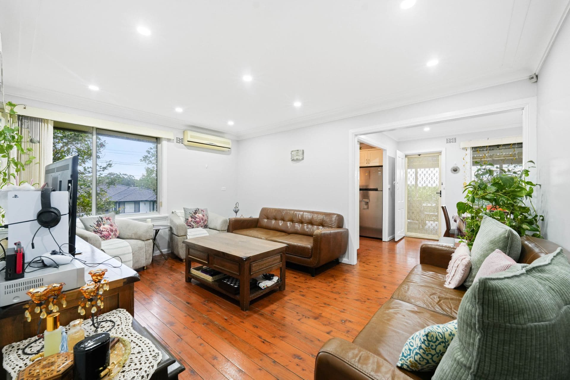8 Sevenoaks Crescent, Bass Hill, NSW, 2197, Bass Hill - Thumbnail 3