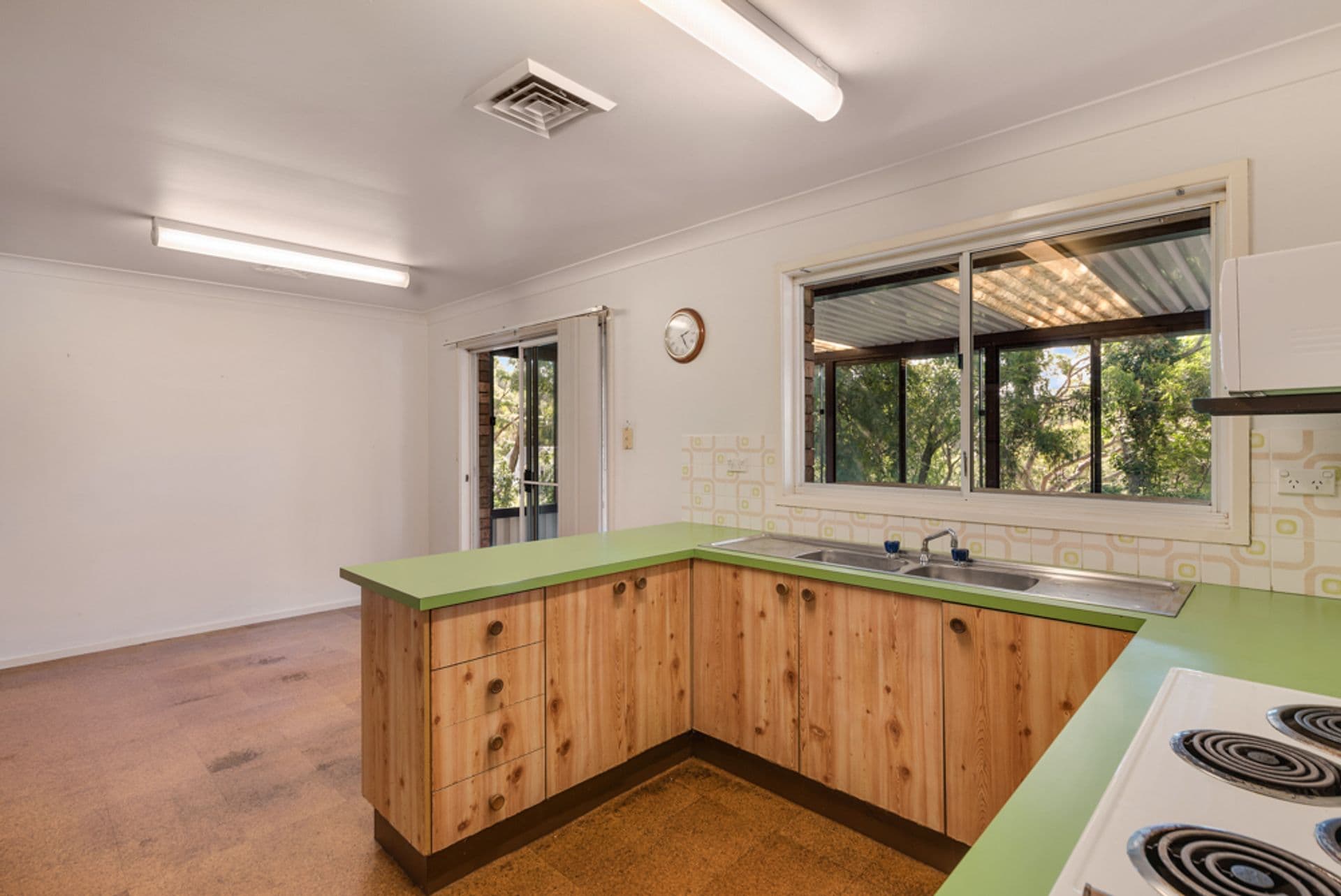 6 Florey Crescent, Springwood, NSW, 2777, Springwood - Thumbnail 4