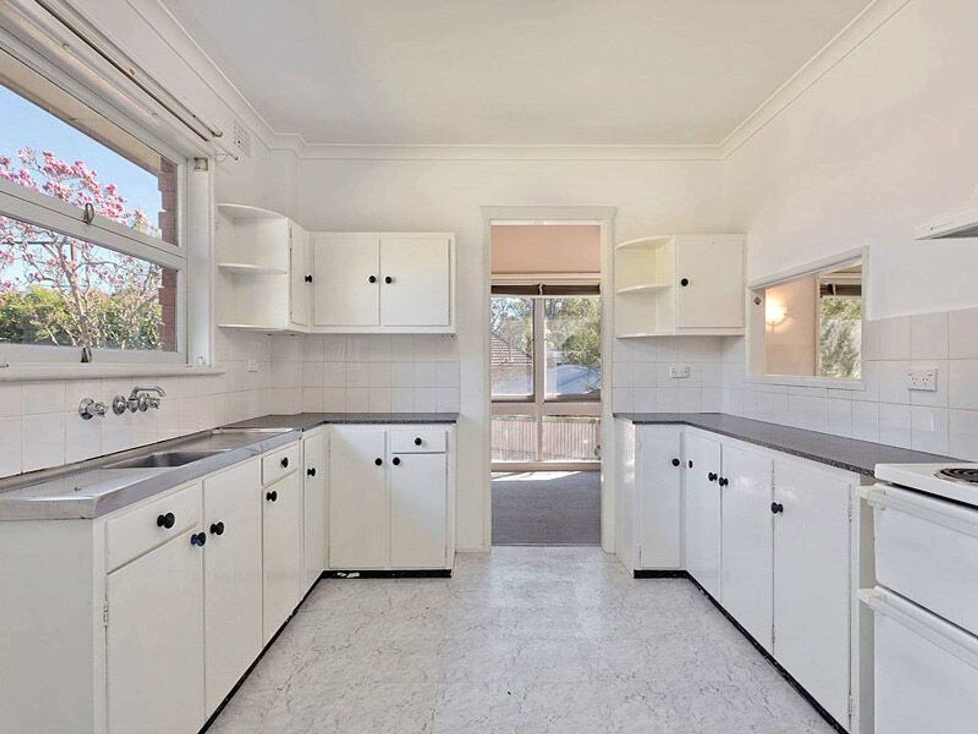 25 Railway Parade, Springwood, NSW, 2777, Springwood - Thumbnail 4