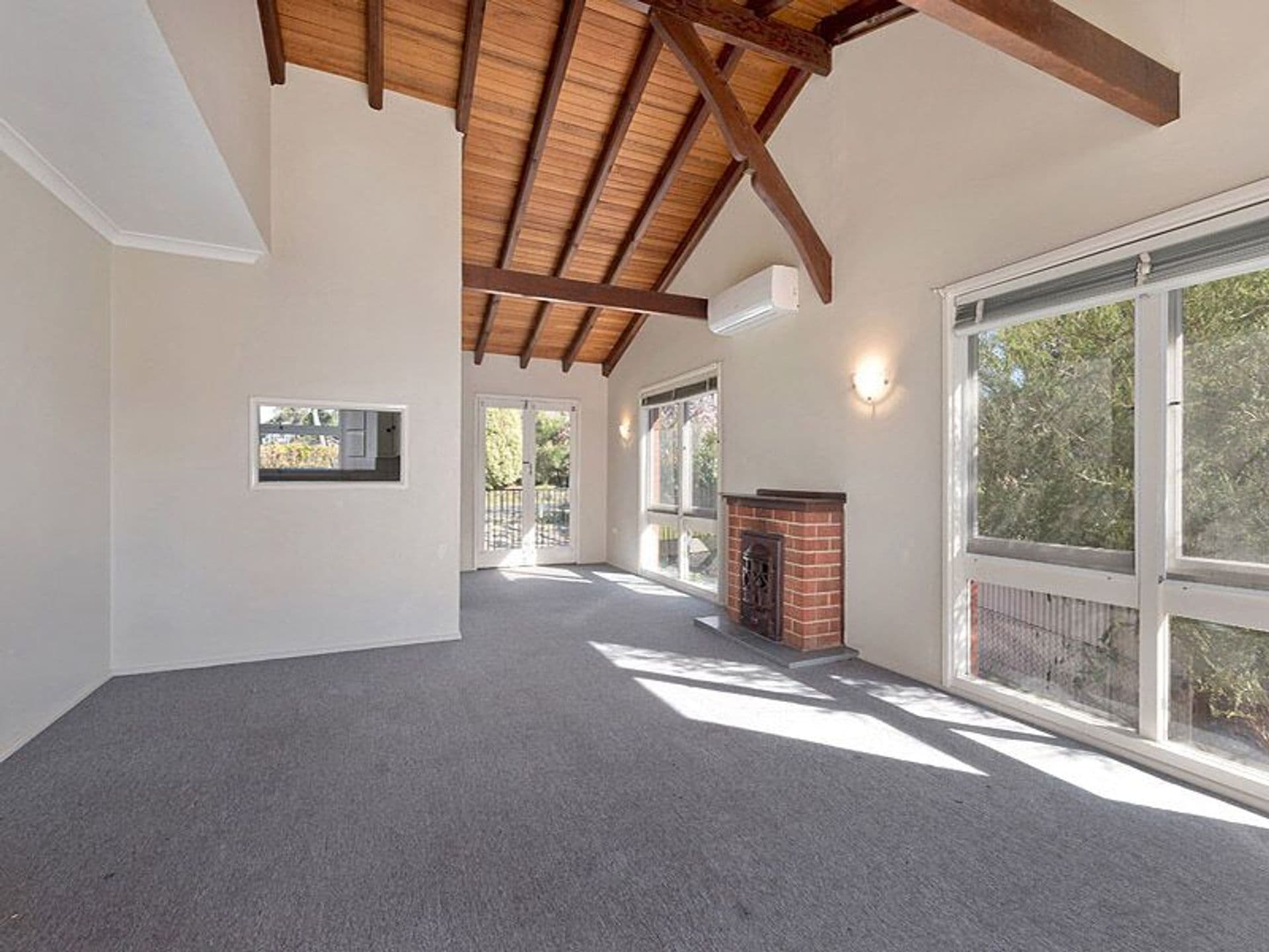 25 Railway Parade, Springwood, NSW, 2777, Springwood - Thumbnail 3
