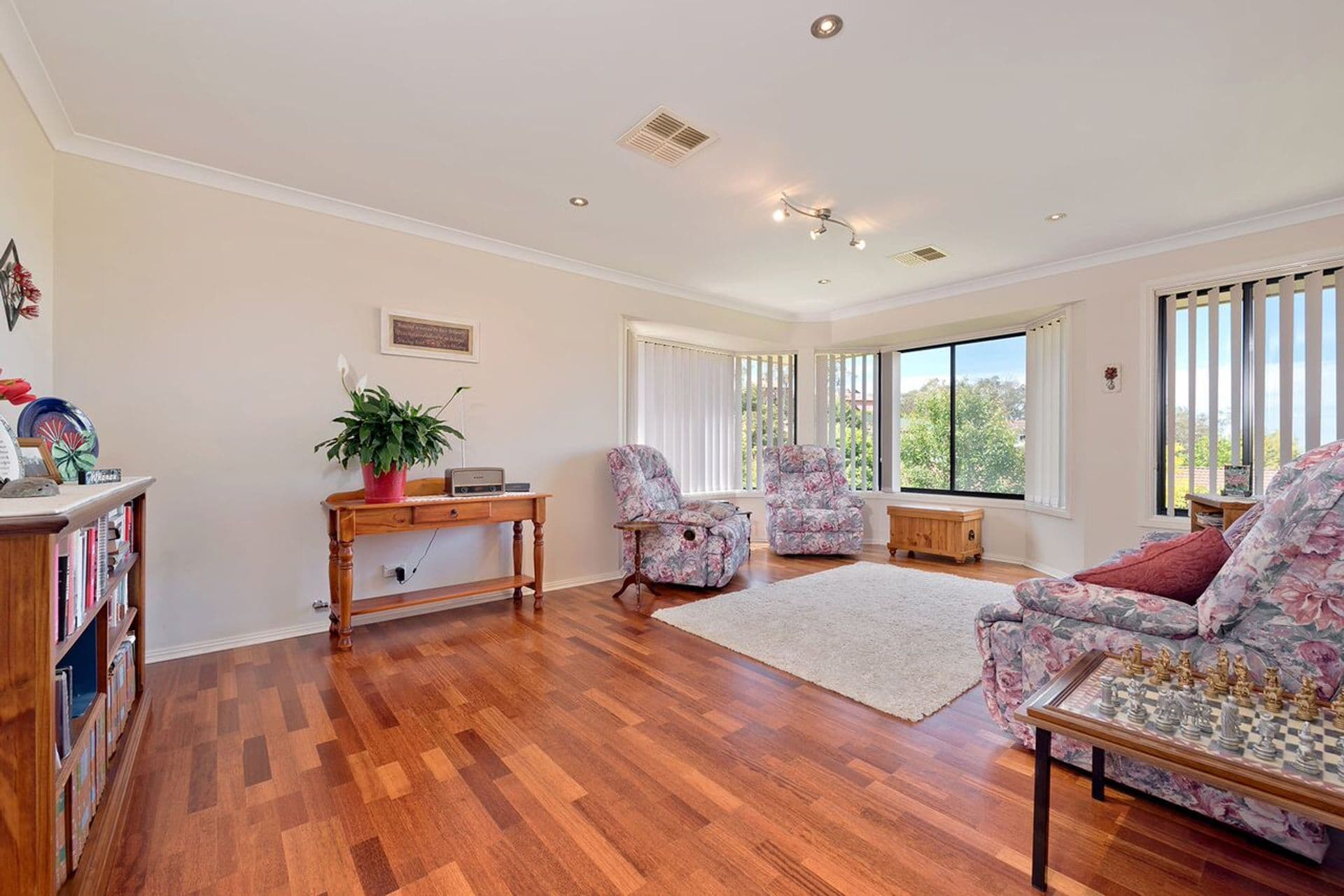 17 Roberts Road, Lawson, NSW, 2783, Lawson - Thumbnail 4
