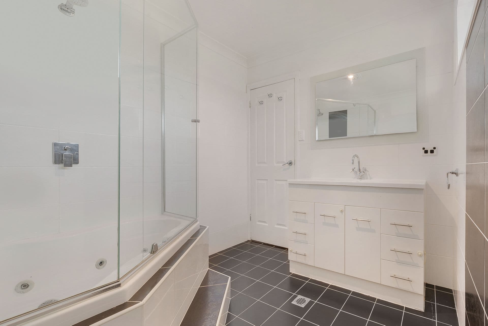 294  Hawkesbury Road, Winmalee, NSW, 2777, Winmalee - Thumbnail 6