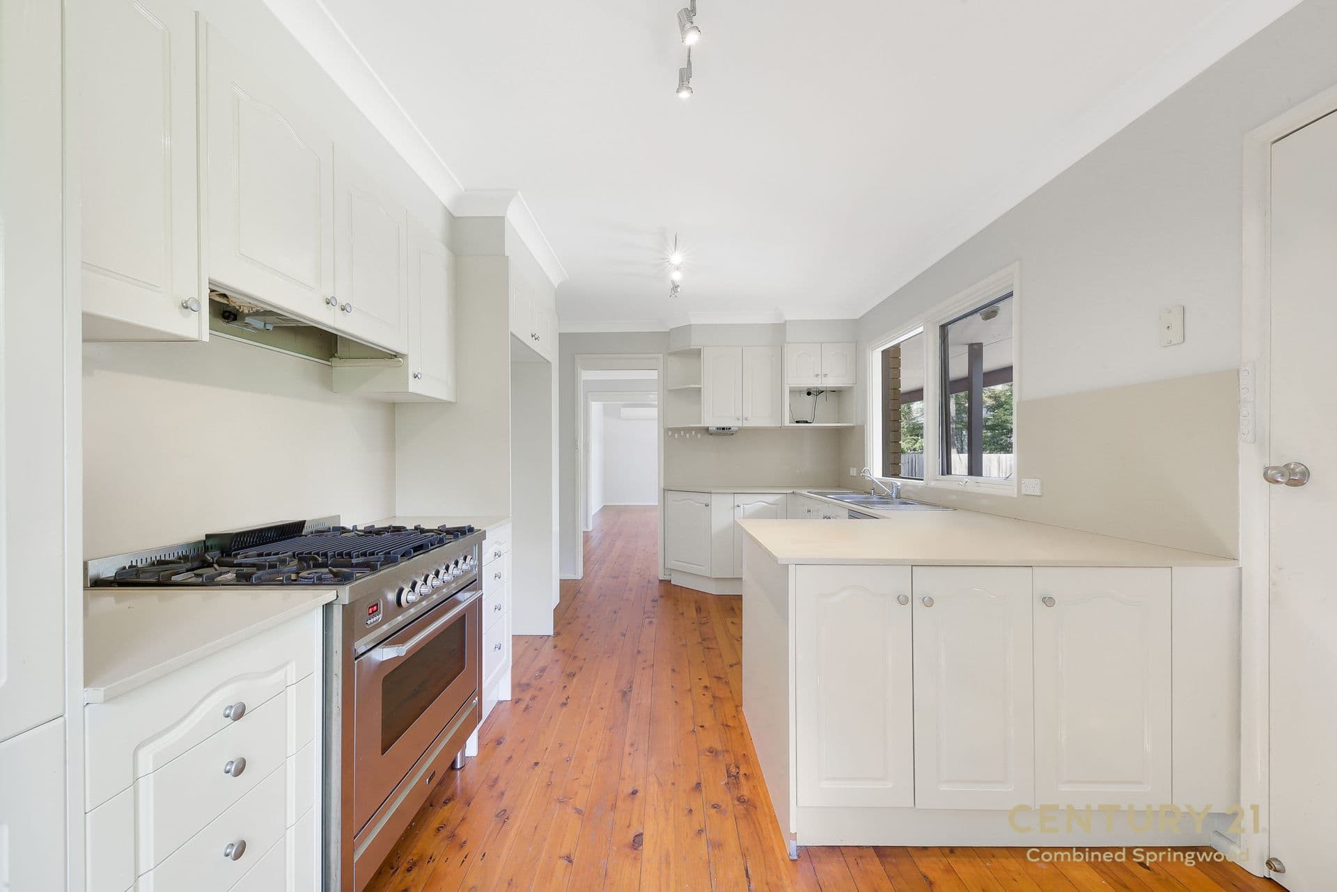 82 St Georges Cres, Faulconbridge, NSW, 2776, Faulconbridge - Thumbnail 2