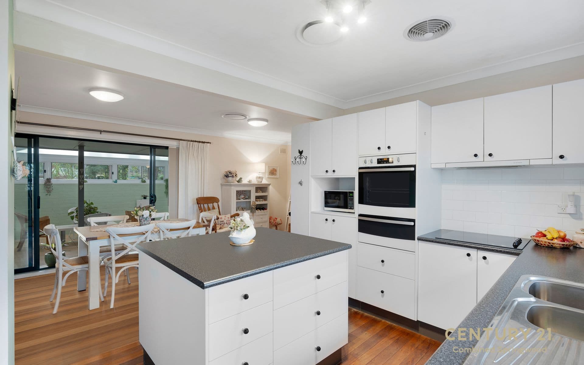 18 Birdwood Avenue, Winmalee, NSW, 2777, Winmalee - Thumbnail 7