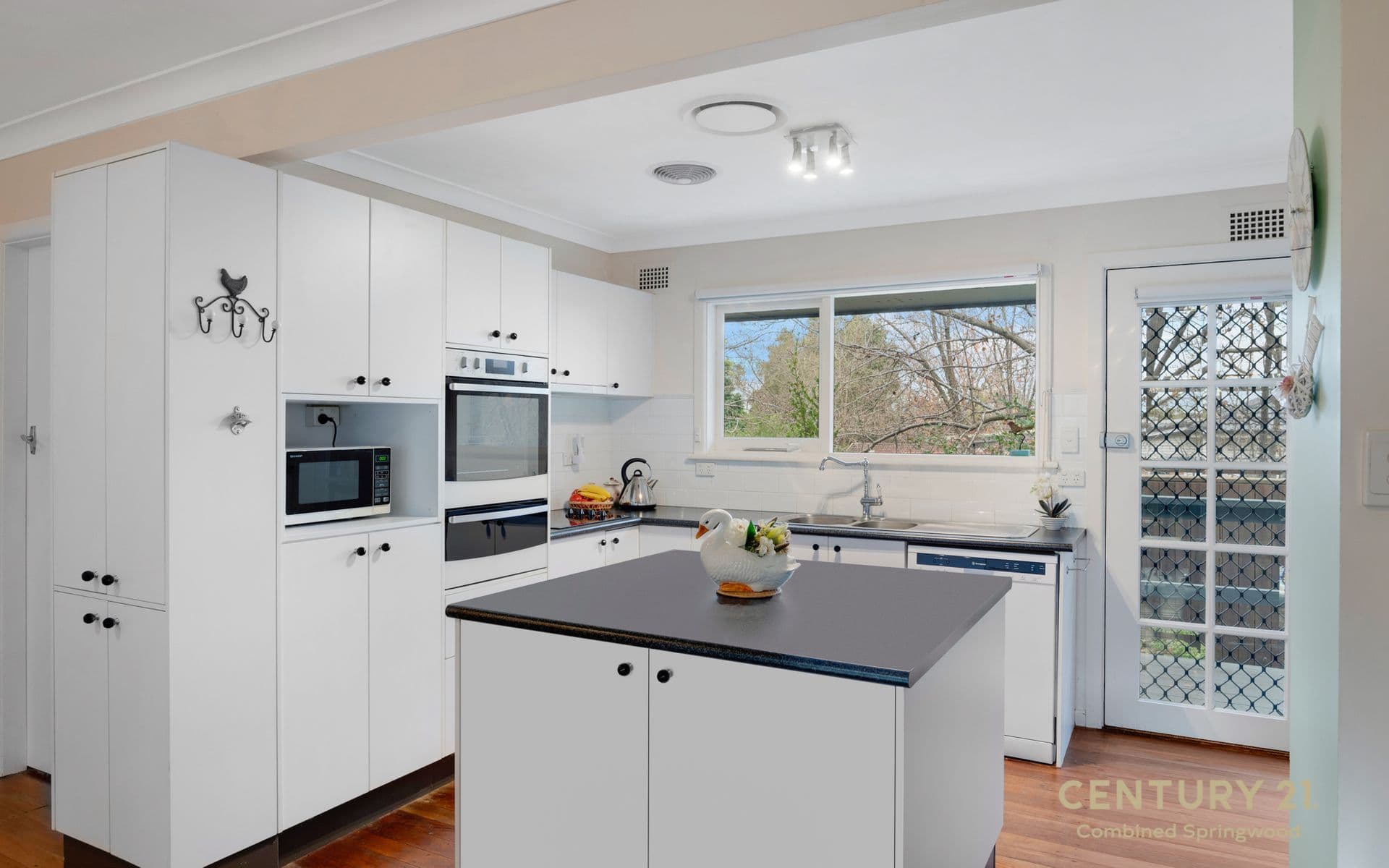18 Birdwood Avenue, Winmalee, NSW, 2777, Winmalee - Thumbnail 6