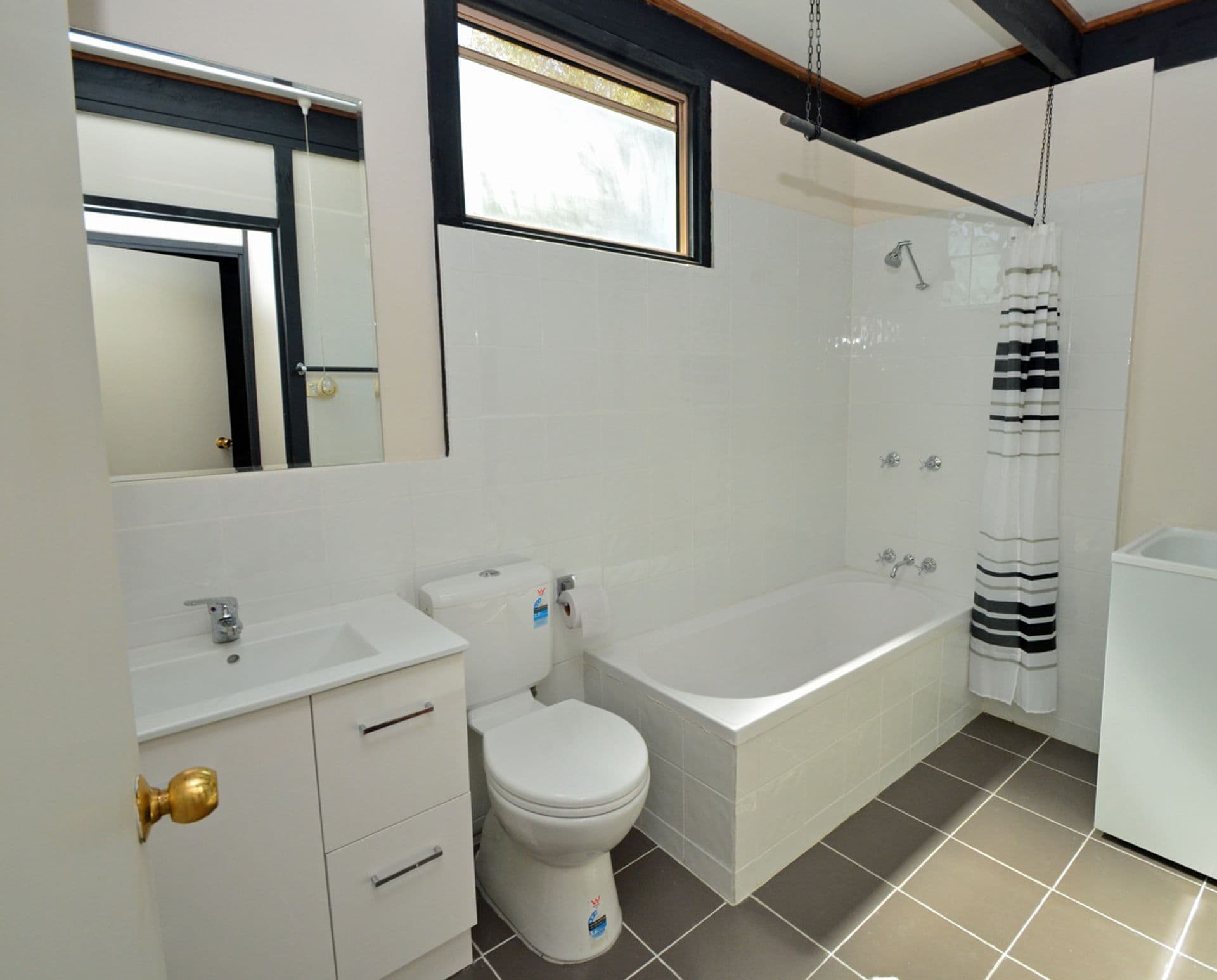 9 Clifton Avenue, Faulconbridge, NSW, 2776, Faulconbridge - Thumbnail 3