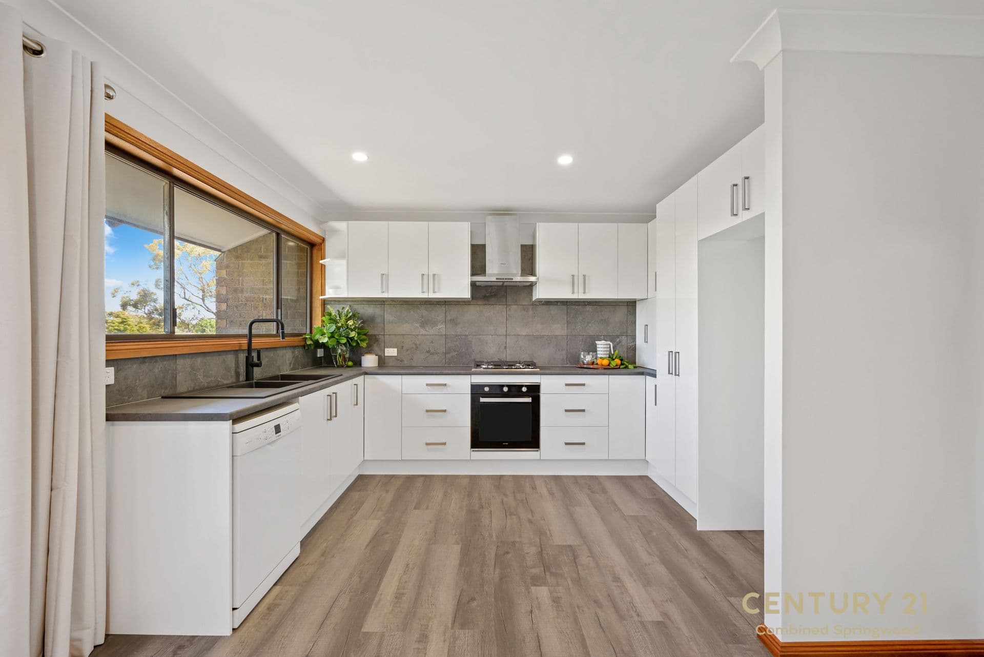 17 Coomassie Avenue, Faulconbridge, NSW, 2776, Faulconbridge - Thumbnail 4