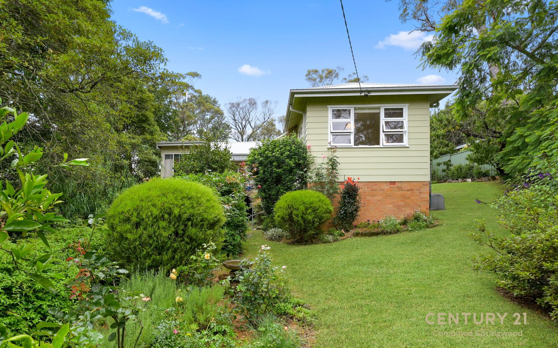 17 Russell Avenue, Faulconbridge, NSW, 2776, Faulconbridge - Thumbnail 2