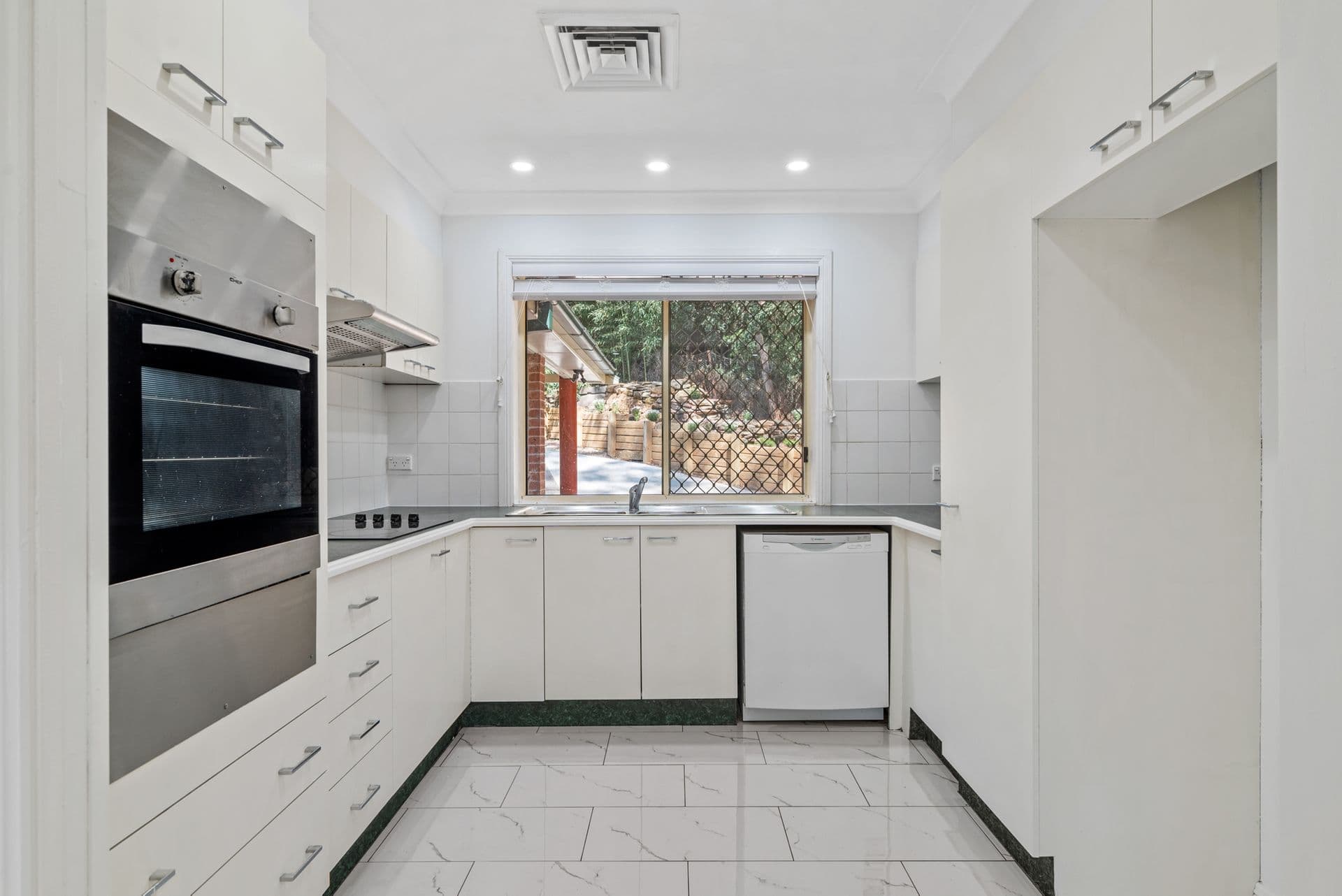 1/10A Paterson Road, Springwood, NSW, 2777, Springwood - Thumbnail 3