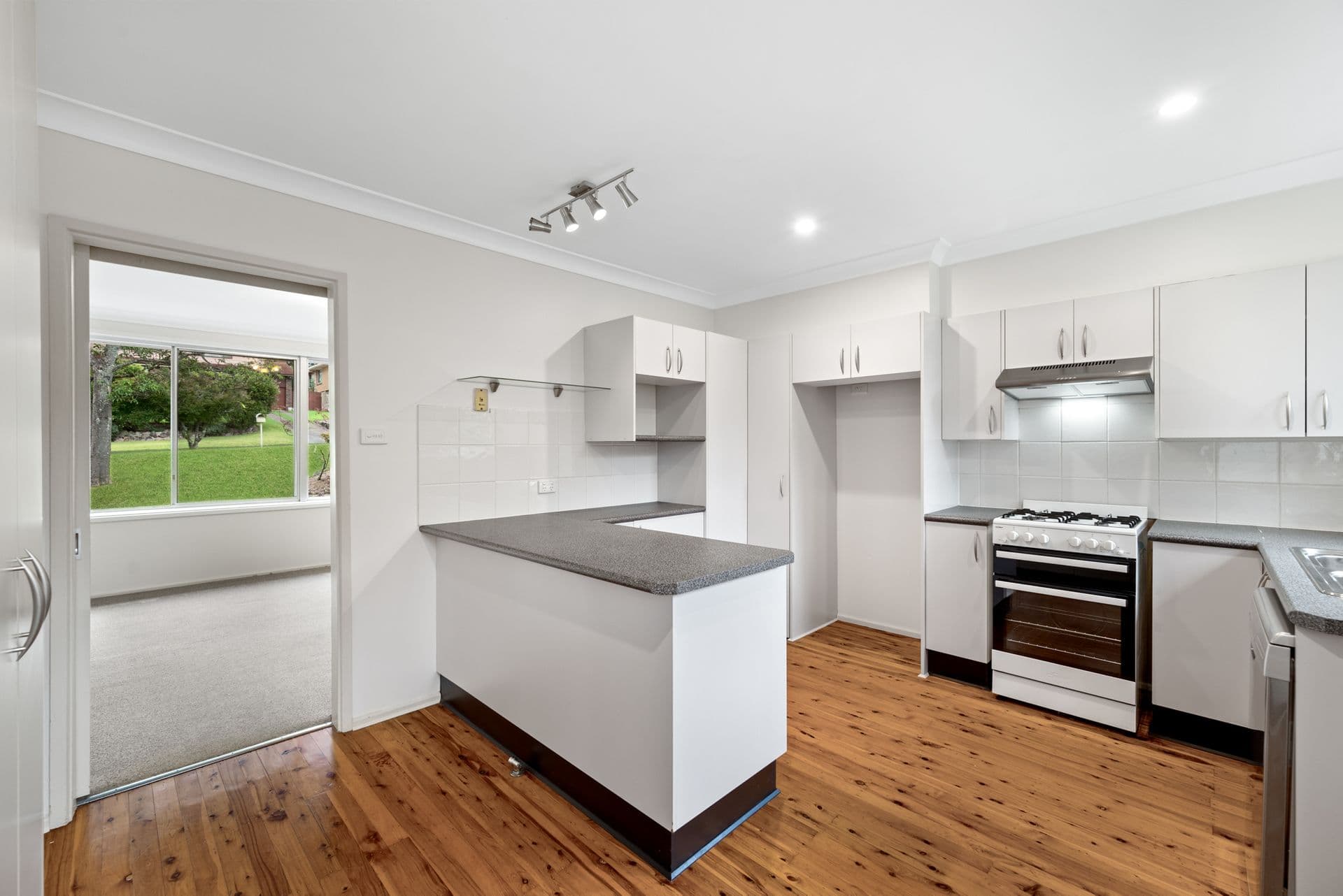 45 Crampton Drive, Springwood, NSW, 2777, Springwood - Thumbnail 4