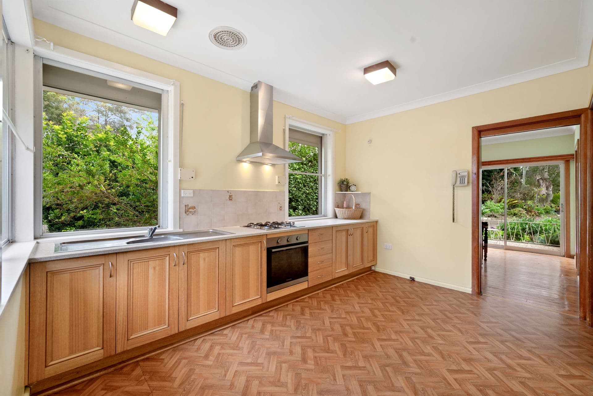71 Paterson Road, Springwood, NSW, 2777, Springwood - Thumbnail 5
