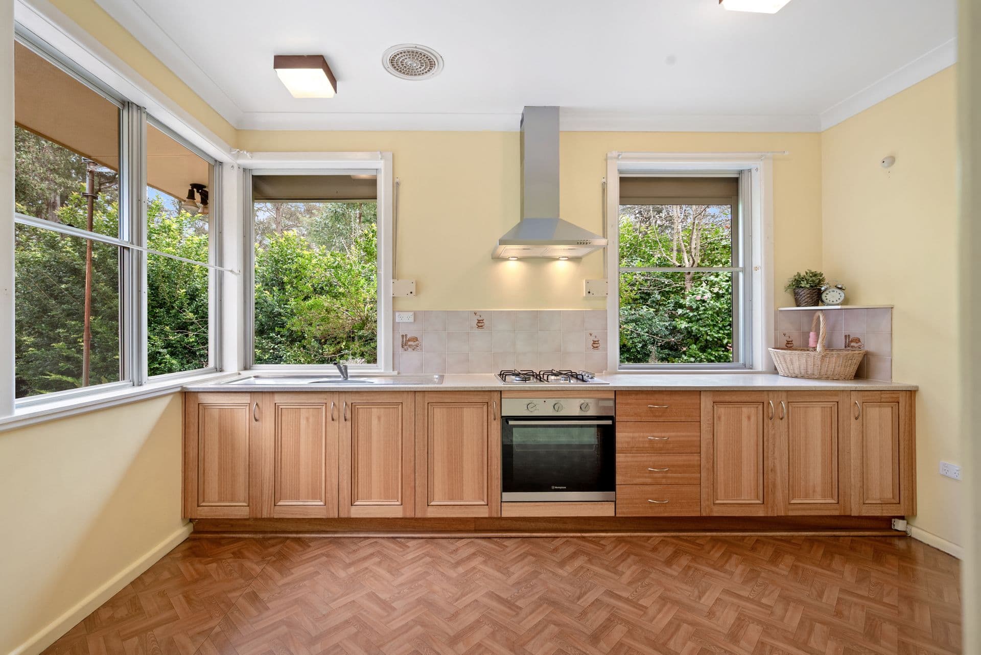 71 Paterson Road, Springwood, NSW, 2777, Springwood - Thumbnail 6