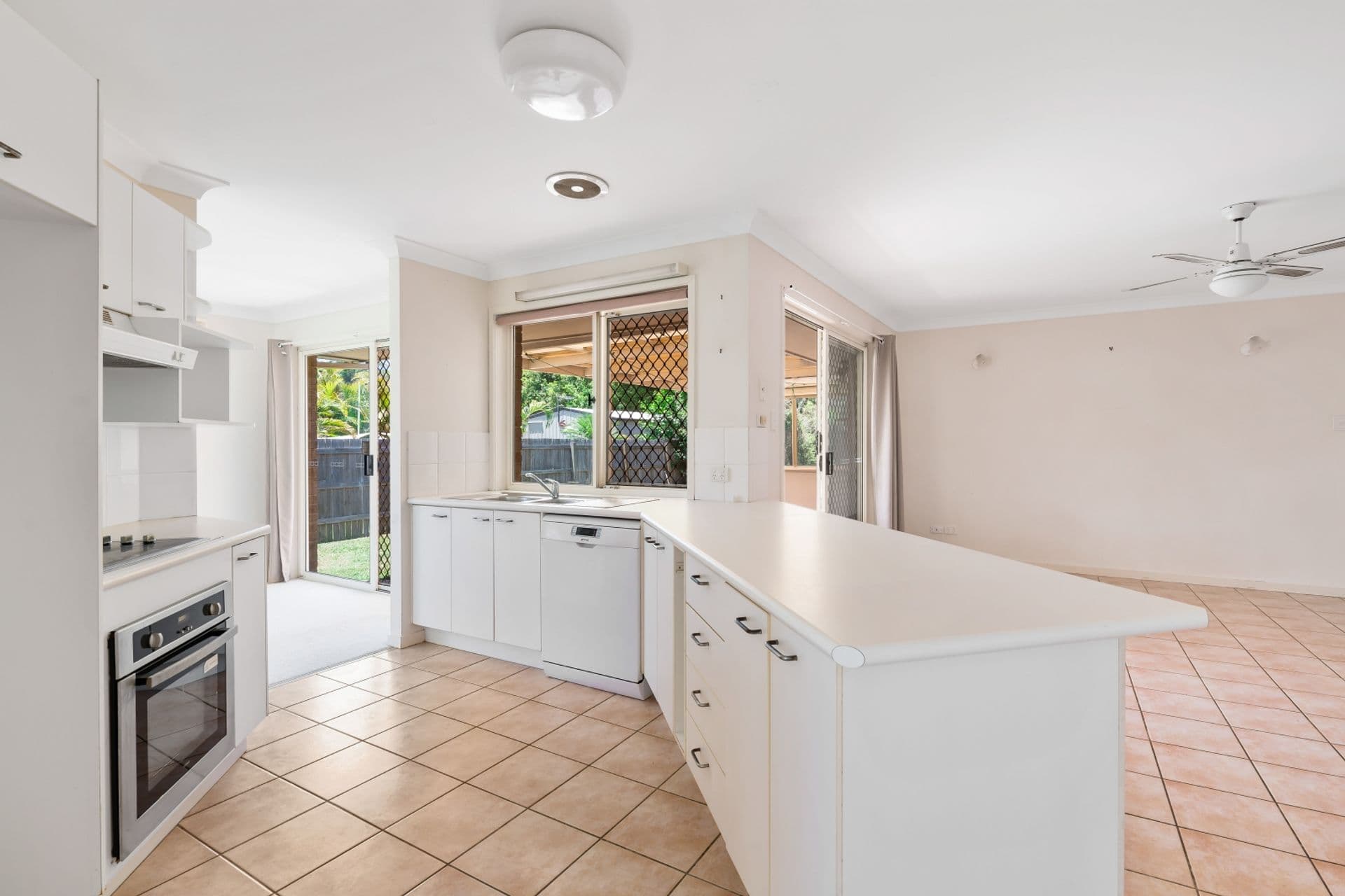 2/24 Bulcock Street, Caloundra, QLD, 4551, Burnside - Thumbnail 4