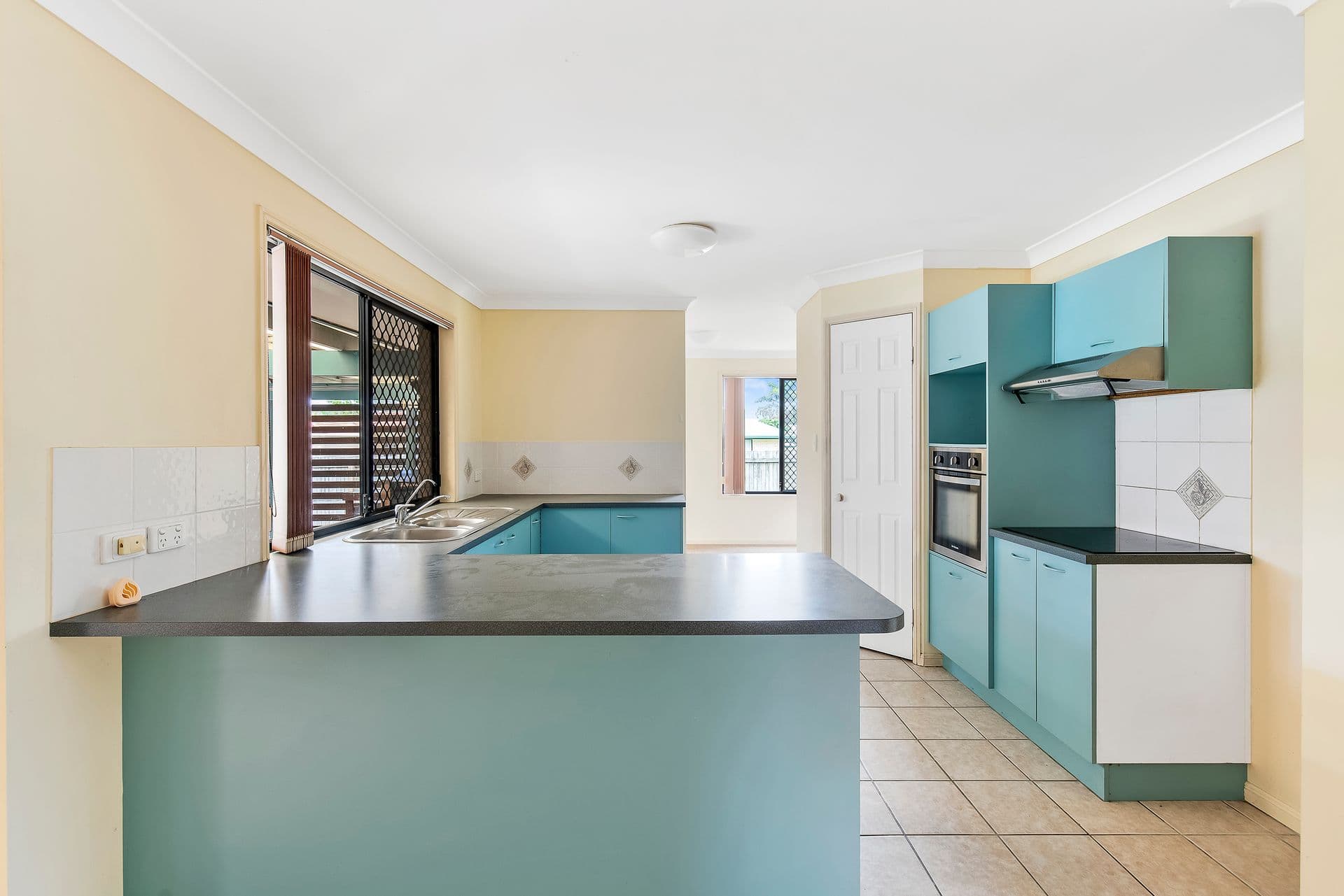 2 Livistona Crescent, Currimundi, QLD, 4551, Currimundi - Thumbnail 4