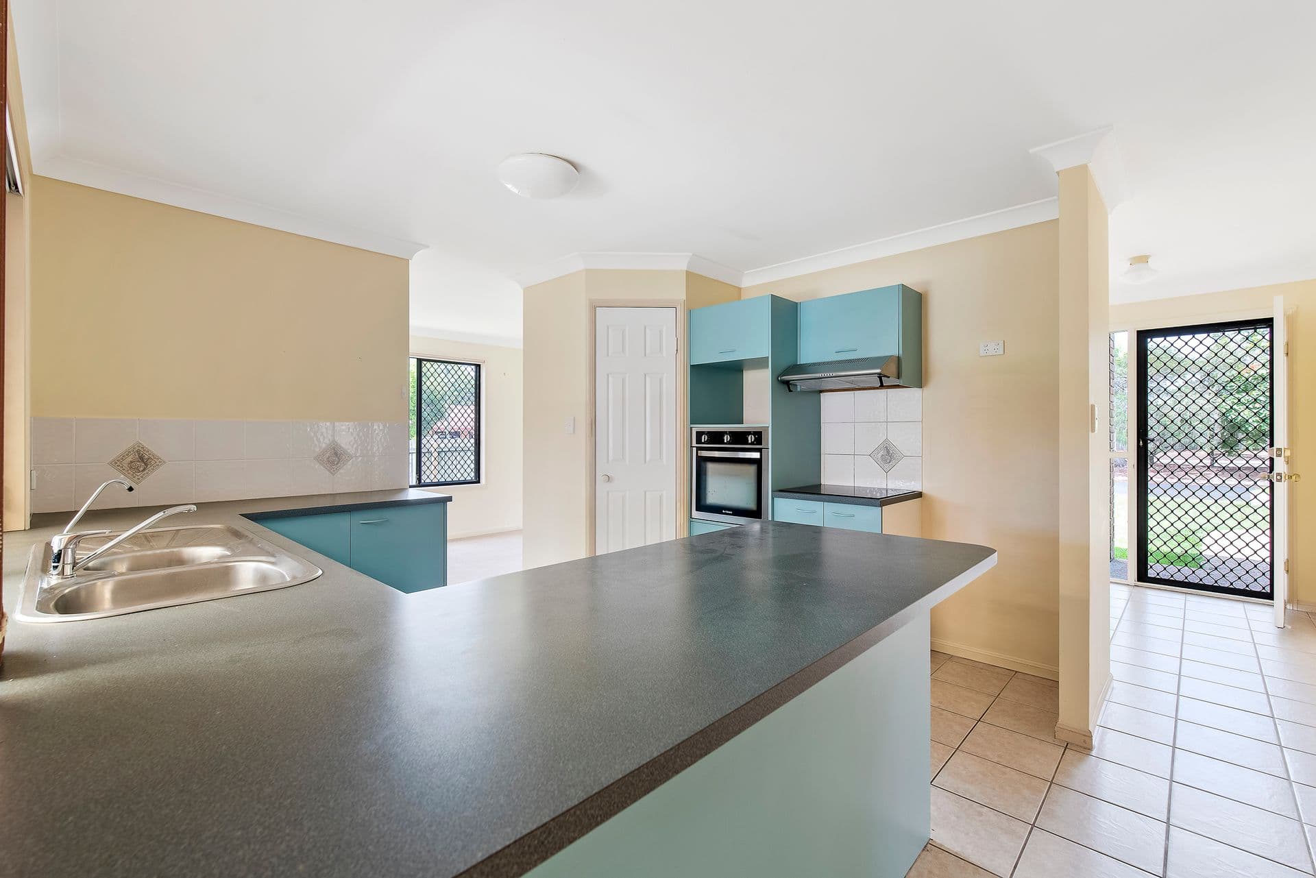 2 Livistona Crescent, Currimundi, QLD, 4551, Currimundi - Thumbnail 5
