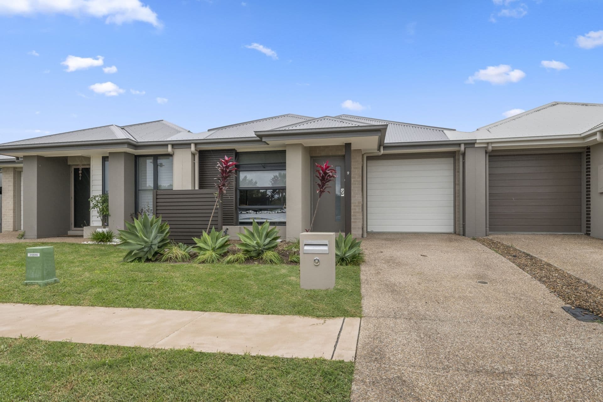 9 Violet Street, Caloundra West, QLD, 4551, Caloundra West - Thumbnail 2