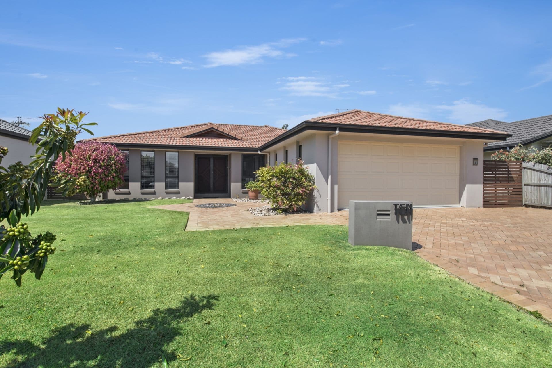 10 Azalea Place, Currimundi, QLD, 4551, Currimundi - Thumbnail 4