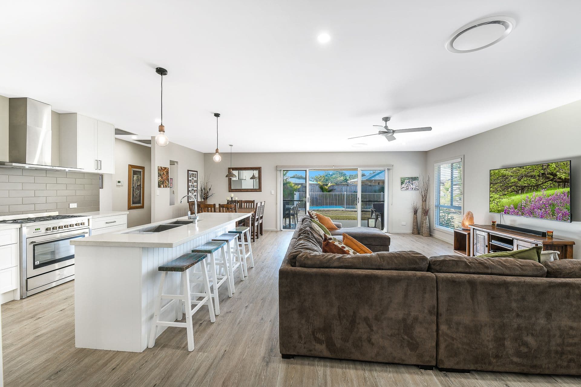 32 Palmerston Crescent, Beerwah, QLD, 4519, Beerwah - Thumbnail 3