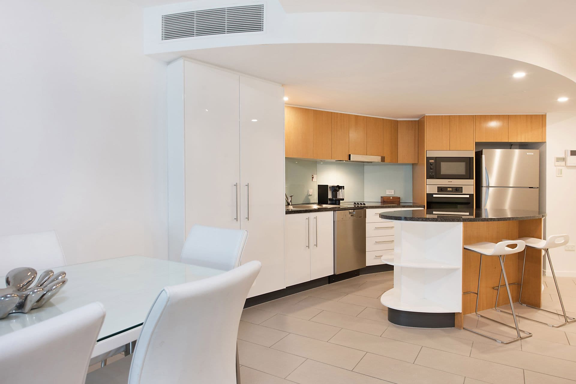 402/10 Leeding Terrace, Caloundra, QLD, 4551, Caloundra - Thumbnail 3