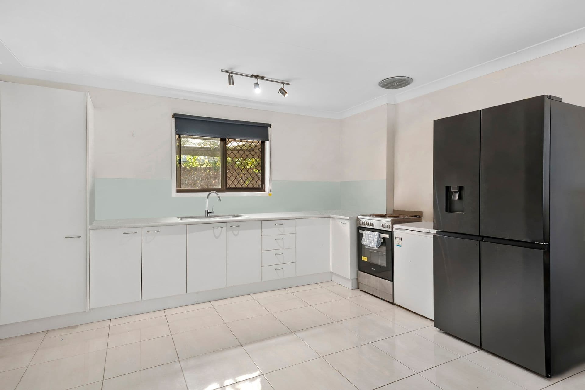 2/11 Flinders Street, Currimundi, QLD, 4551, Currimundi - Thumbnail 3