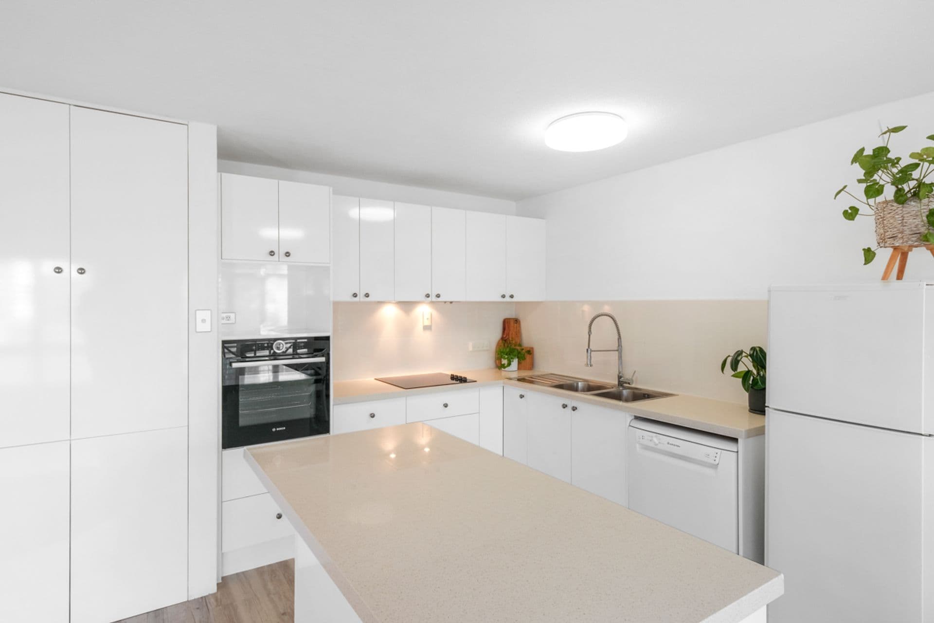 Unit 1 'Bukartilla' 5 Orvieto Terrace, Kings Beach, QLD, 4551, Kings Beach - Thumbnail 5