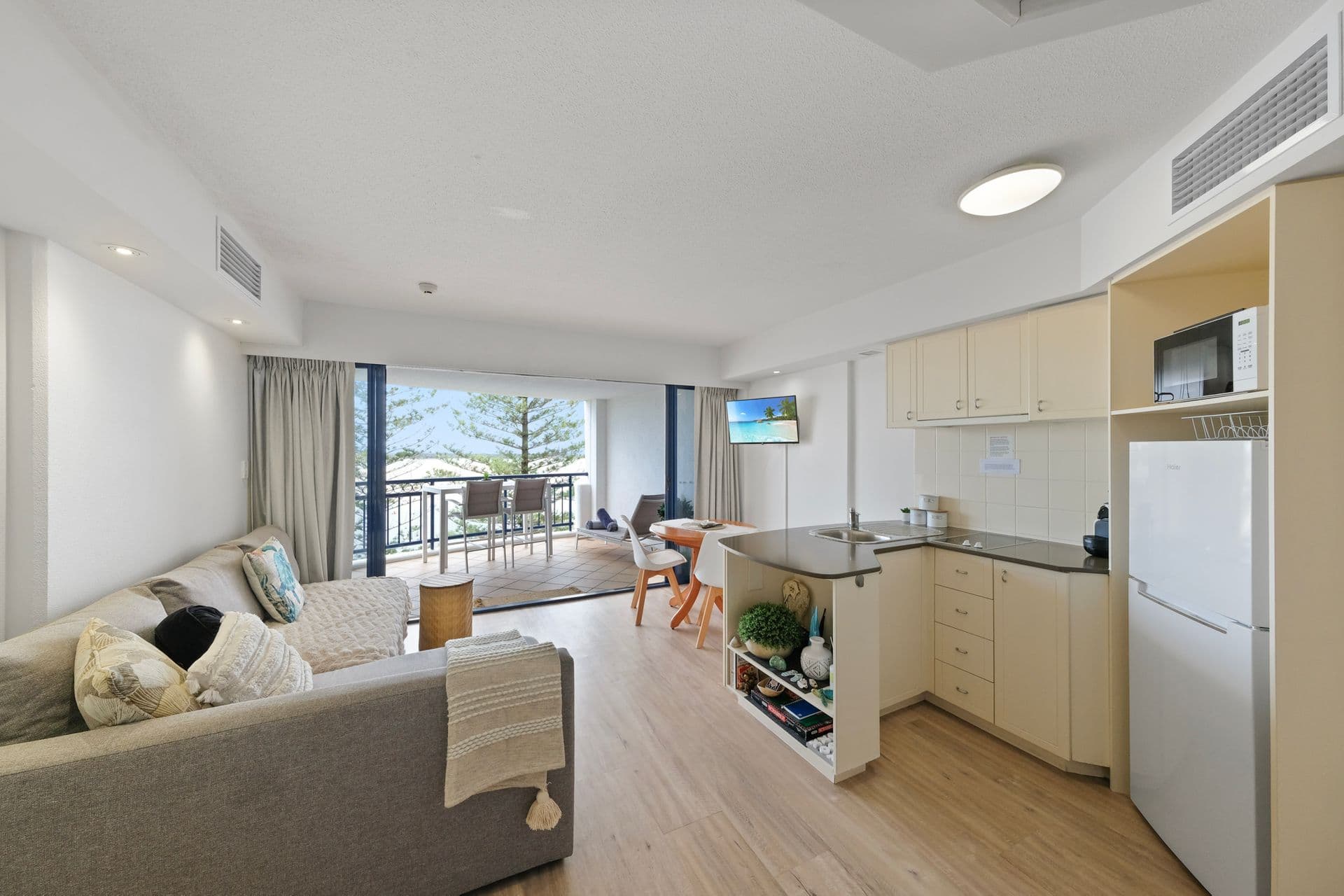2/24 Bulcock Street, Caloundra, QLD, 4551, Golden Beach - Thumbnail 3