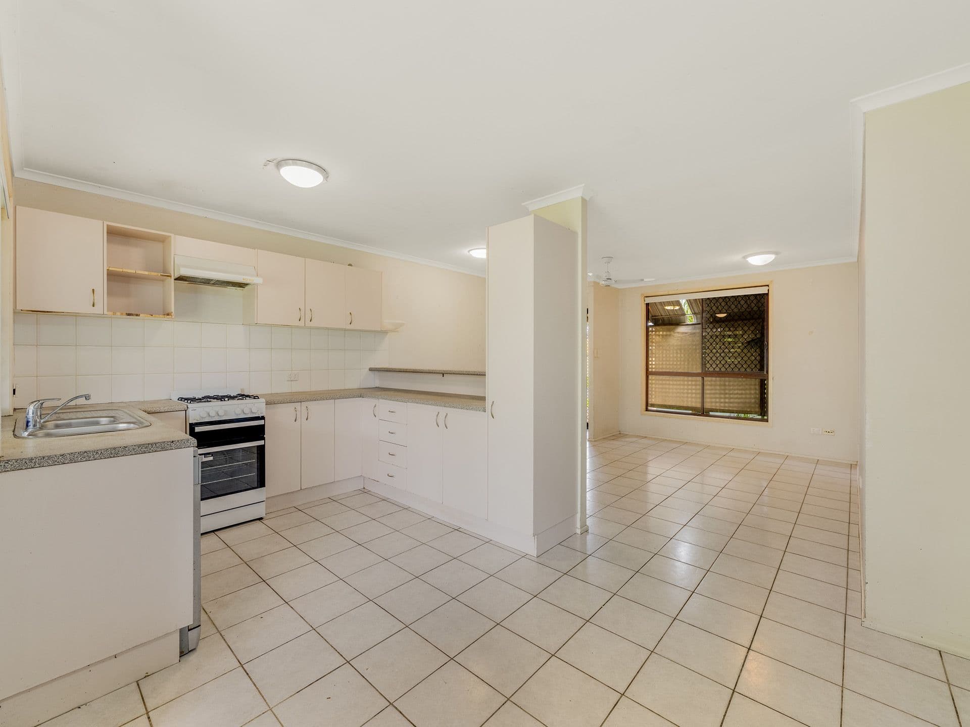 2/24 Bulcock Street, Caloundra, QLD, 4551, Buddina - Thumbnail 3