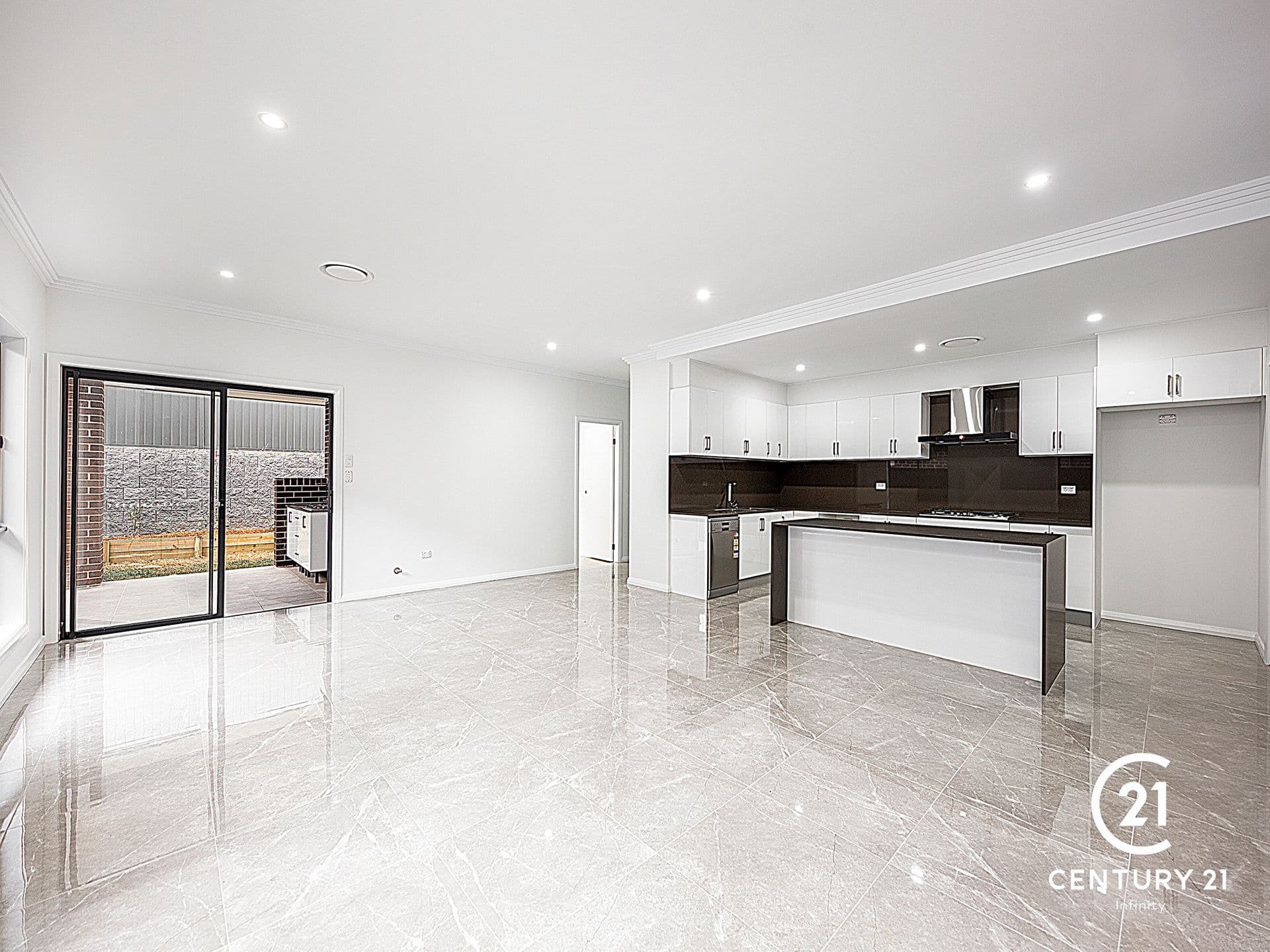 2/43 Garfield Road East, Riverstone, NSW, 2765, The Ponds - Thumbnail 3