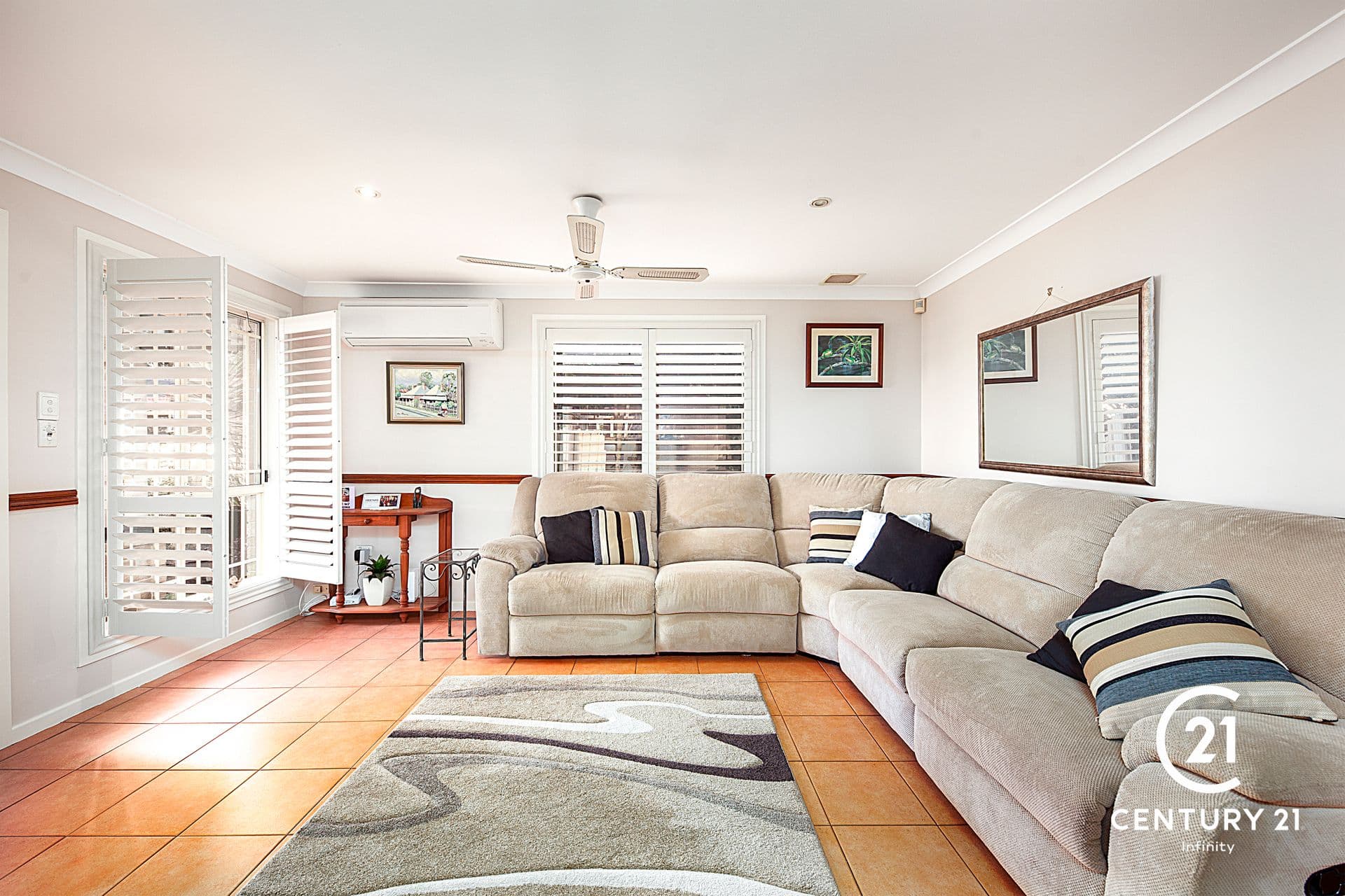 2/43 Garfield Road East, Riverstone, NSW, 2765, Woodcroft - Thumbnail 2