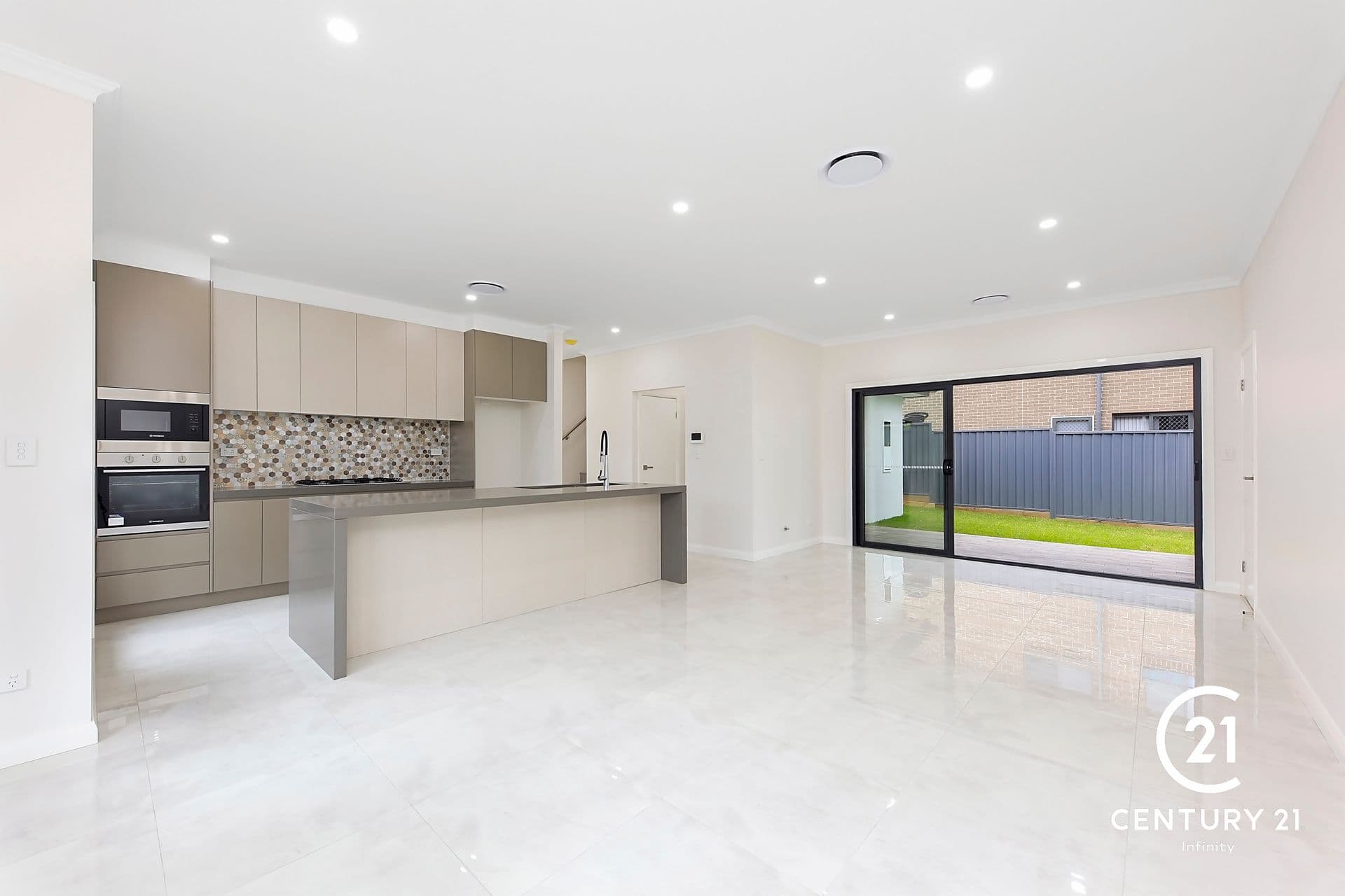 2/43 Garfield Road East, Riverstone, NSW, 2765, Campbelltown - Thumbnail 3