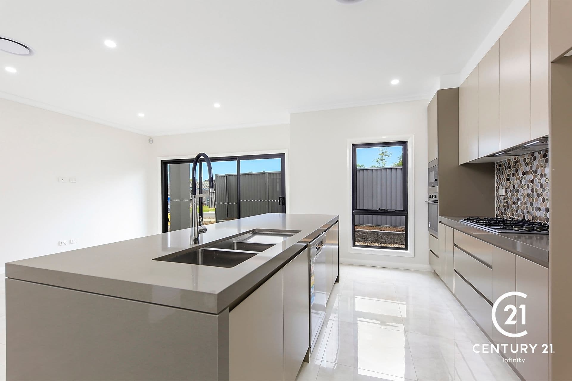 2/43 Garfield Road East, Riverstone, NSW, 2765, Campbelltown - Thumbnail 4