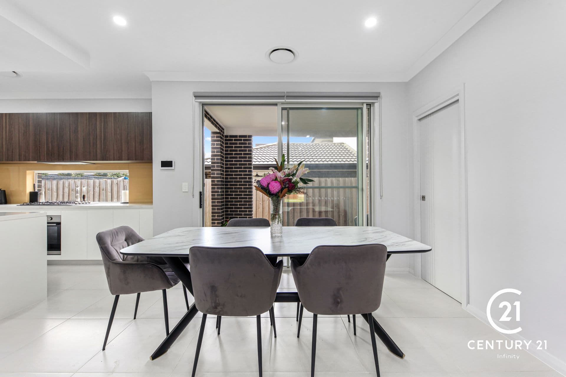2/43 Garfield Road East, Riverstone, NSW, 2765, Schofields - Thumbnail 2
