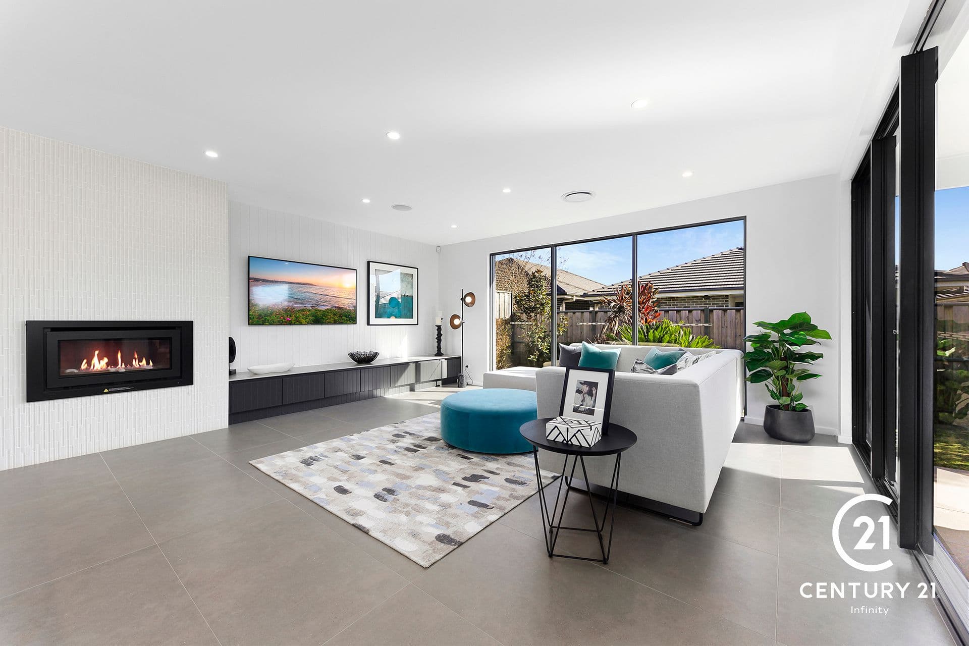 2/43 Garfield Road East, Riverstone, NSW, 2765, Box Hill - Thumbnail 2