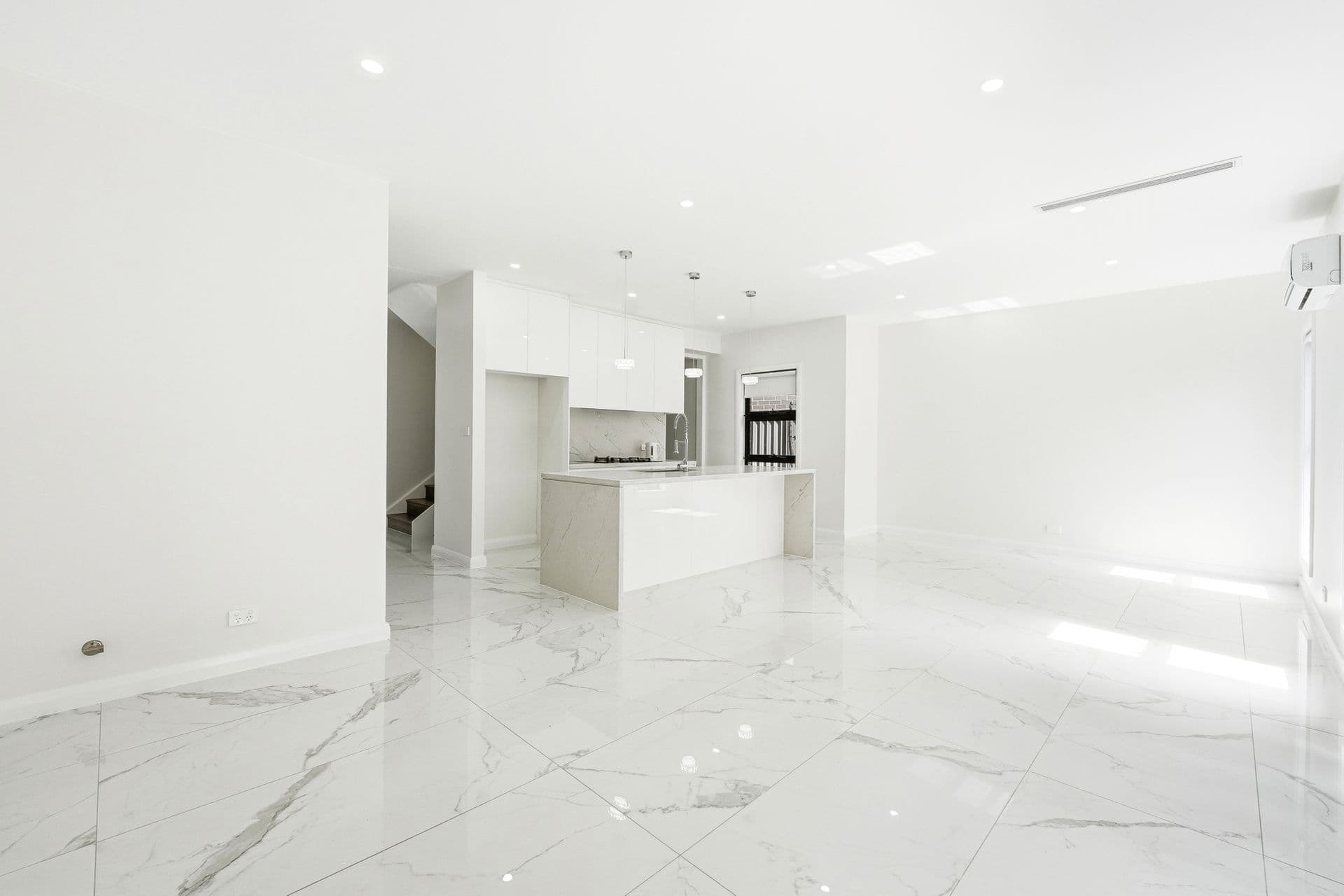 2/43 Garfield Road East, Riverstone, NSW, 2765, Oxley Vale - Thumbnail 4