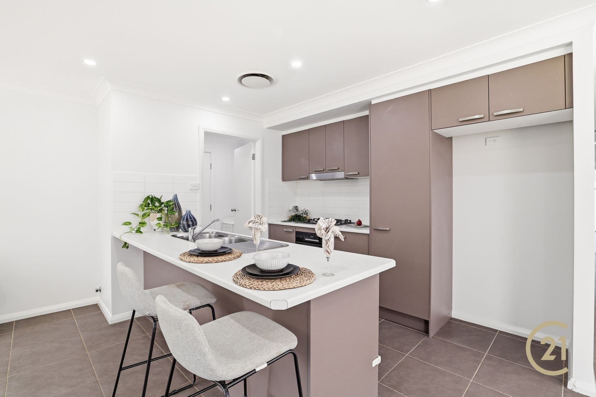 2/43 Garfield Road East, Riverstone, NSW, 2765, Glenmore Park - Thumbnail 3