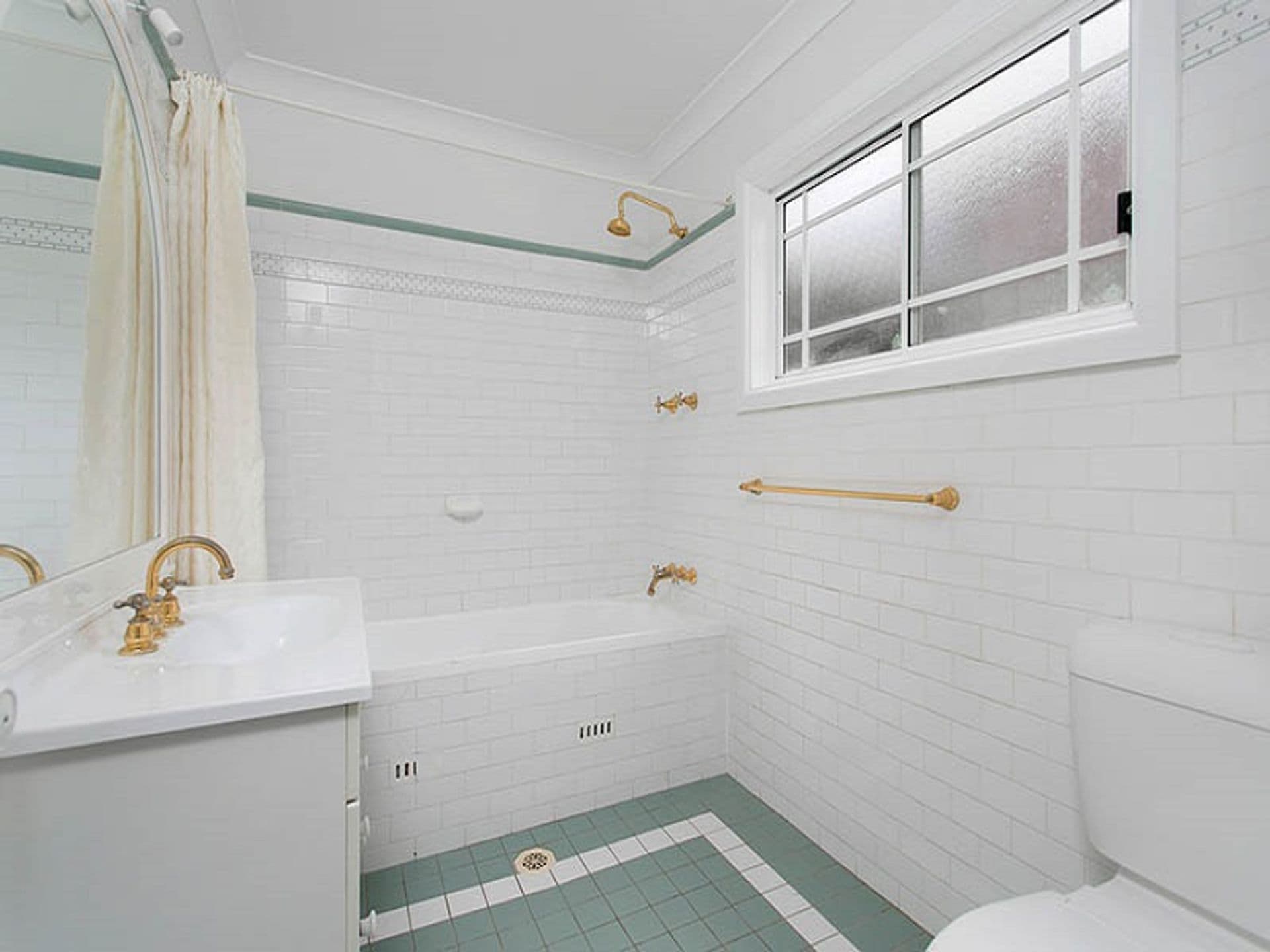 26 Mavis Avenue, Peakhurst, NSW, 2210, Peakhurst - Thumbnail 4