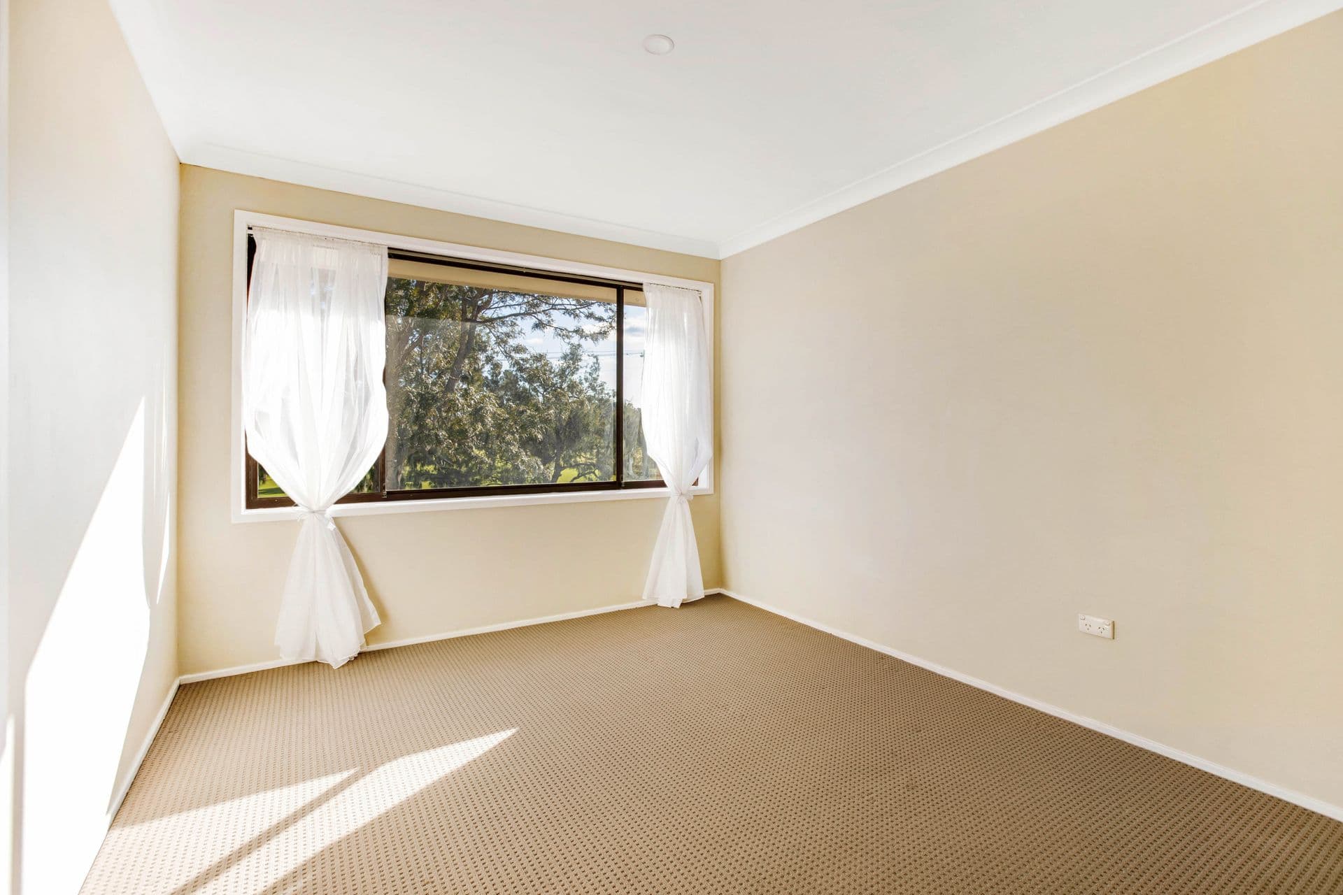 22 Amalfi Crescent, Nowra, NSW, 2541, Nowra - Thumbnail 4