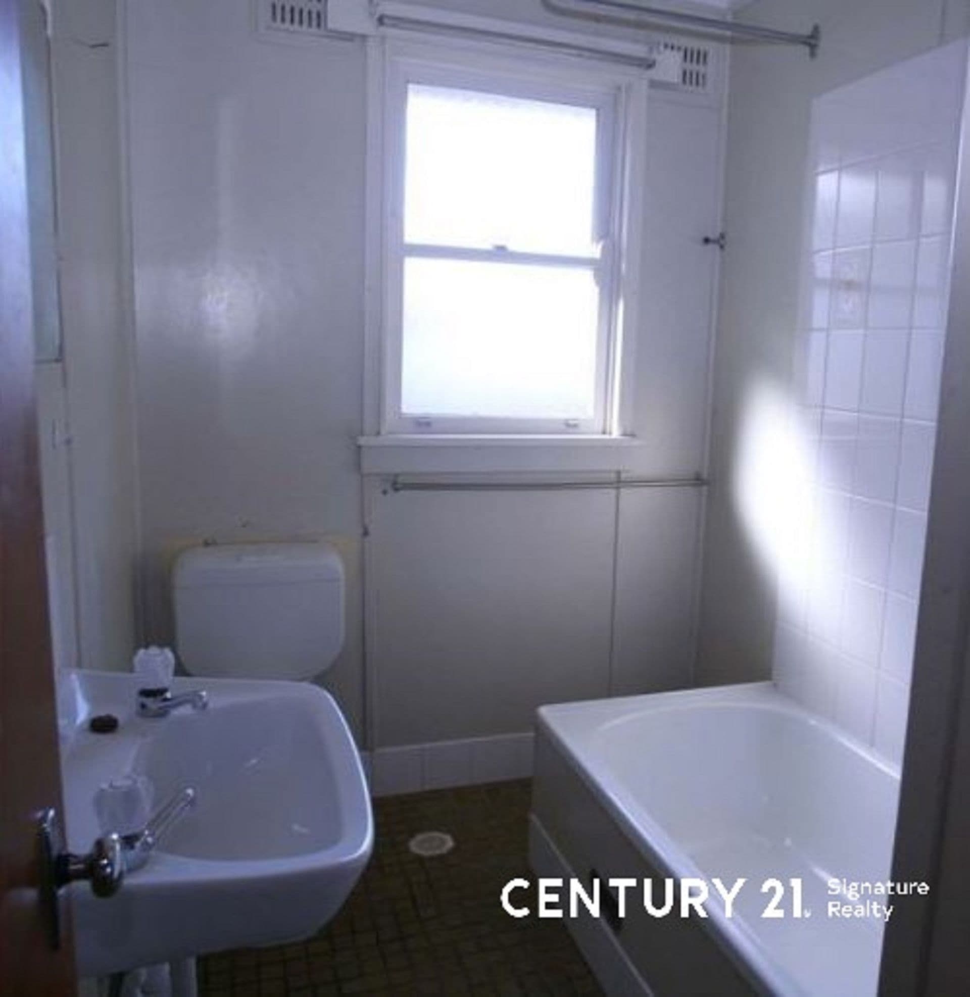15 Queenborough Street, Nowra, NSW, 2541, Nowra - Thumbnail 6