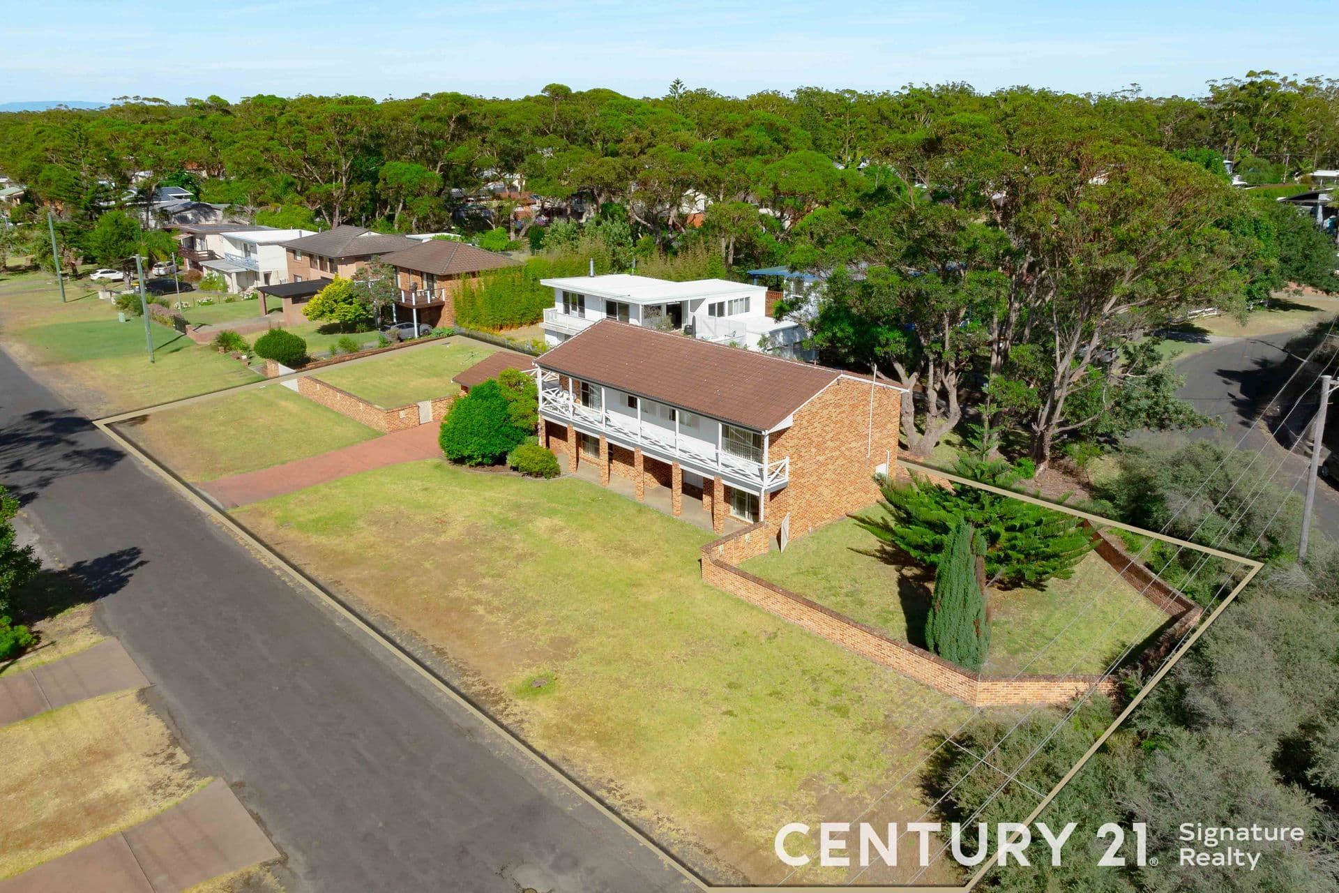 1 Sir Henry Crescent, Callala Beach, NSW, 2540, Callala Beach - Thumbnail 2