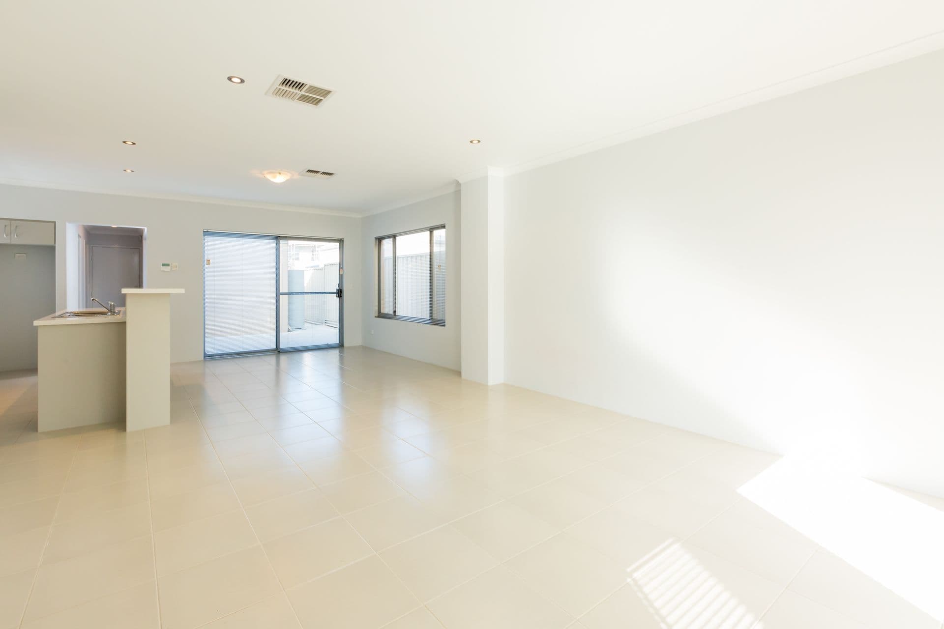 3 Affable Way, Atwell, WA, 6164, Atwell - Thumbnail 2